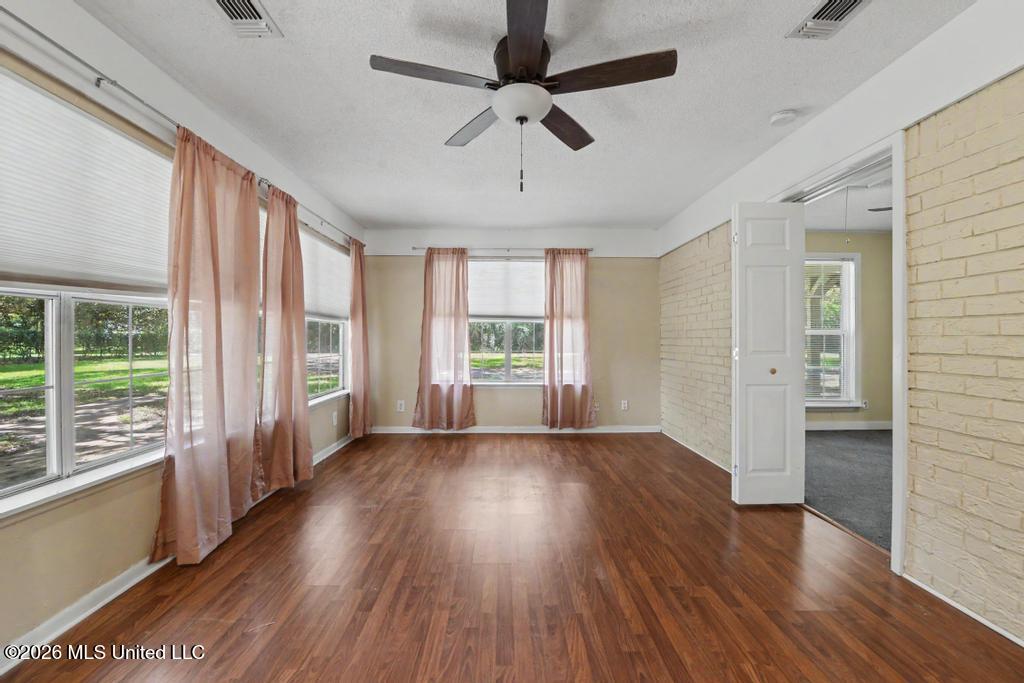 9121 Prairiebrook Road Property Photo 12