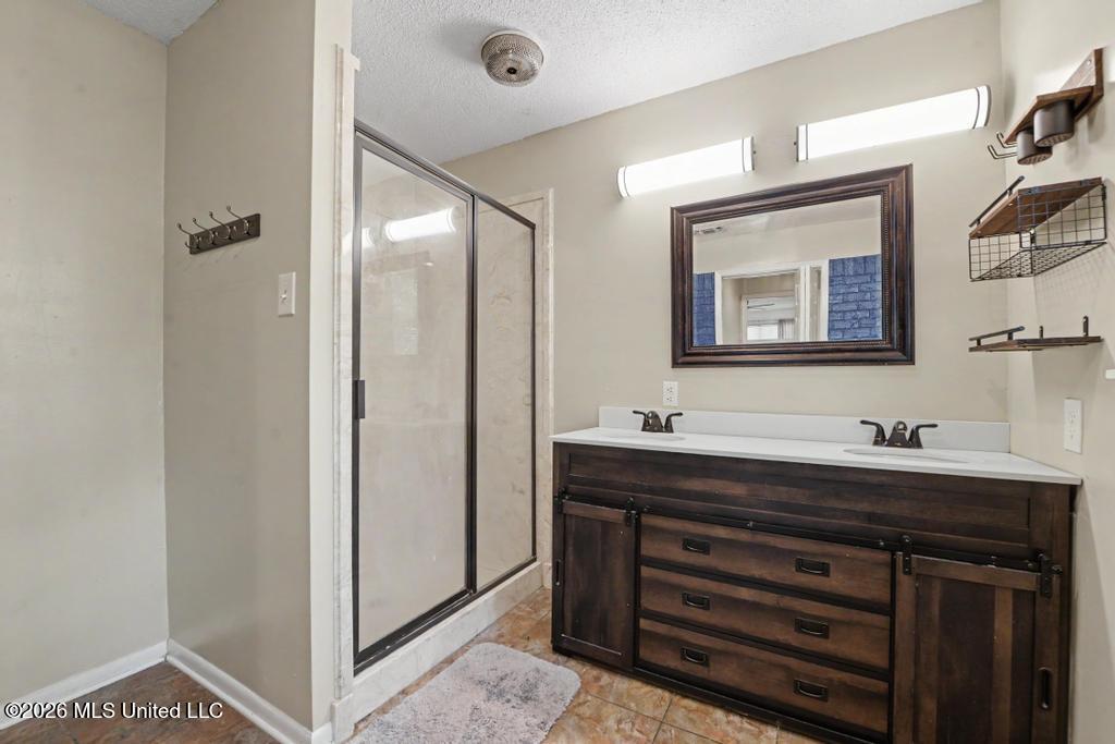 9121 Prairiebrook Road Property Photo 15