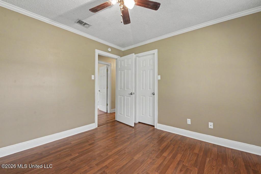 9121 Prairiebrook Road Property Photo 20