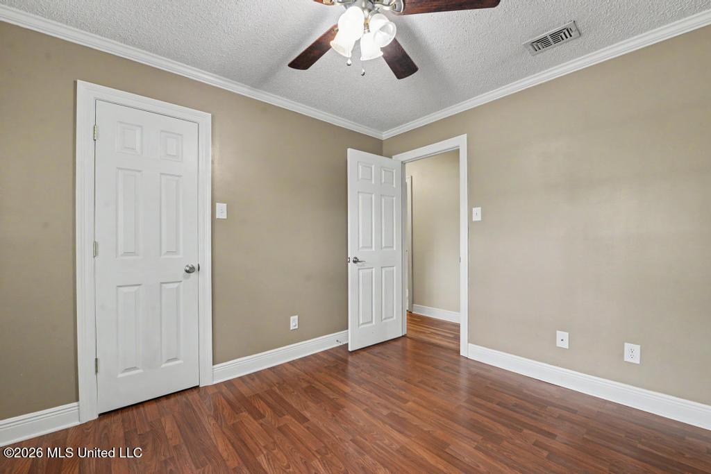 9121 Prairiebrook Road Property Photo 22