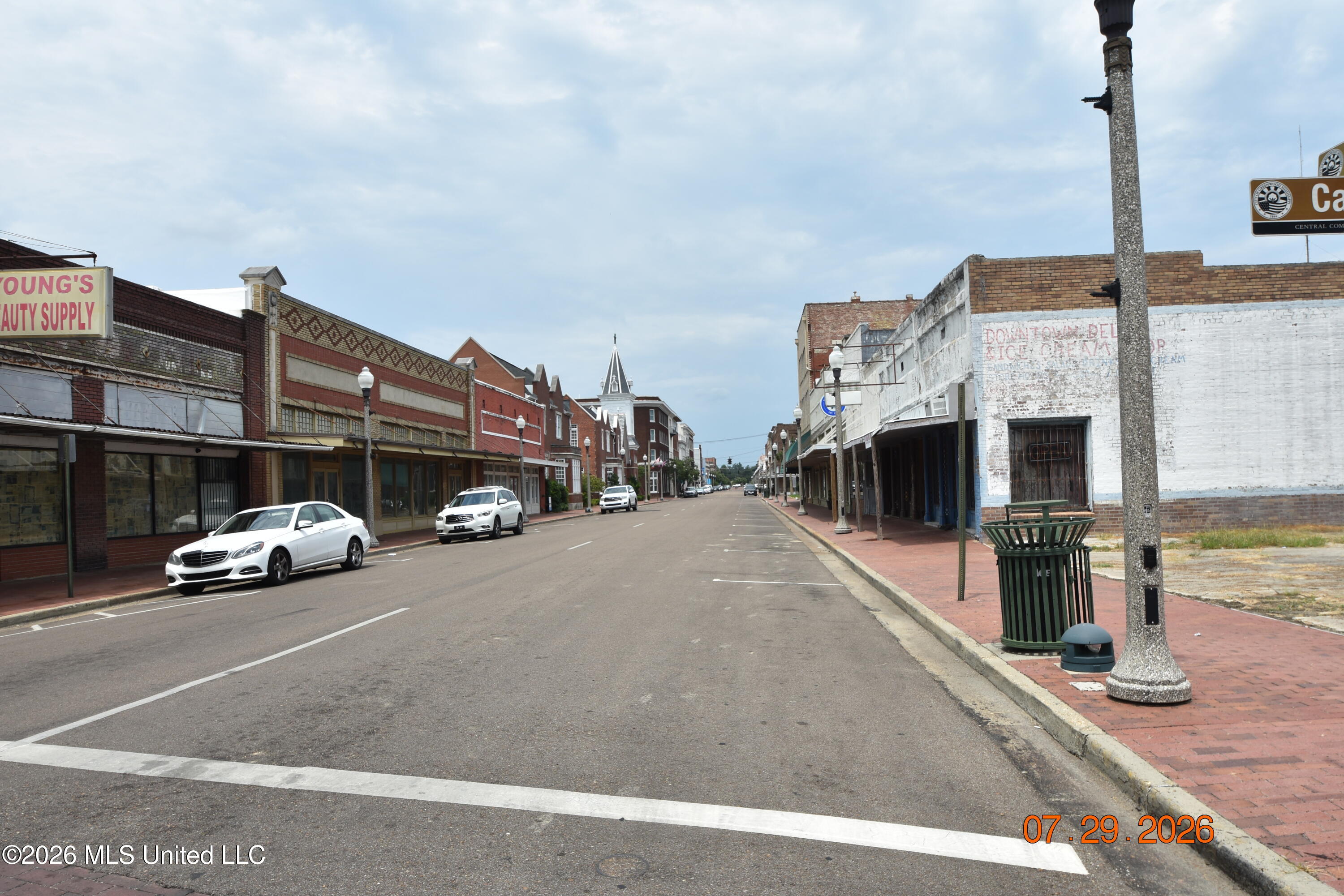 500 Howard Street Property Photo 3