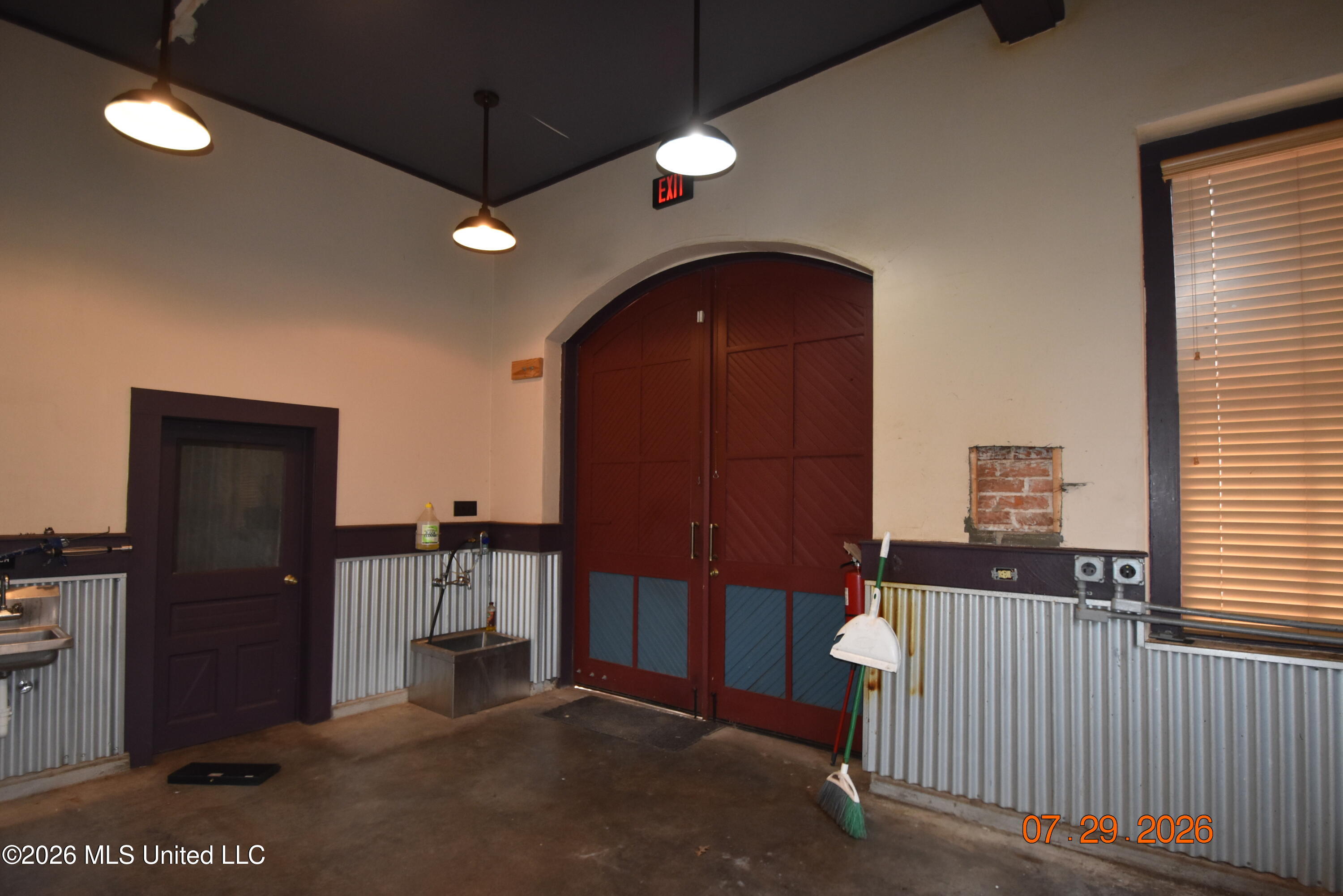 500 Howard Street Property Photo 9