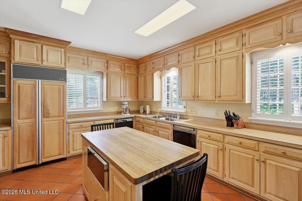 3851 Old Canton Road Property Photo 5