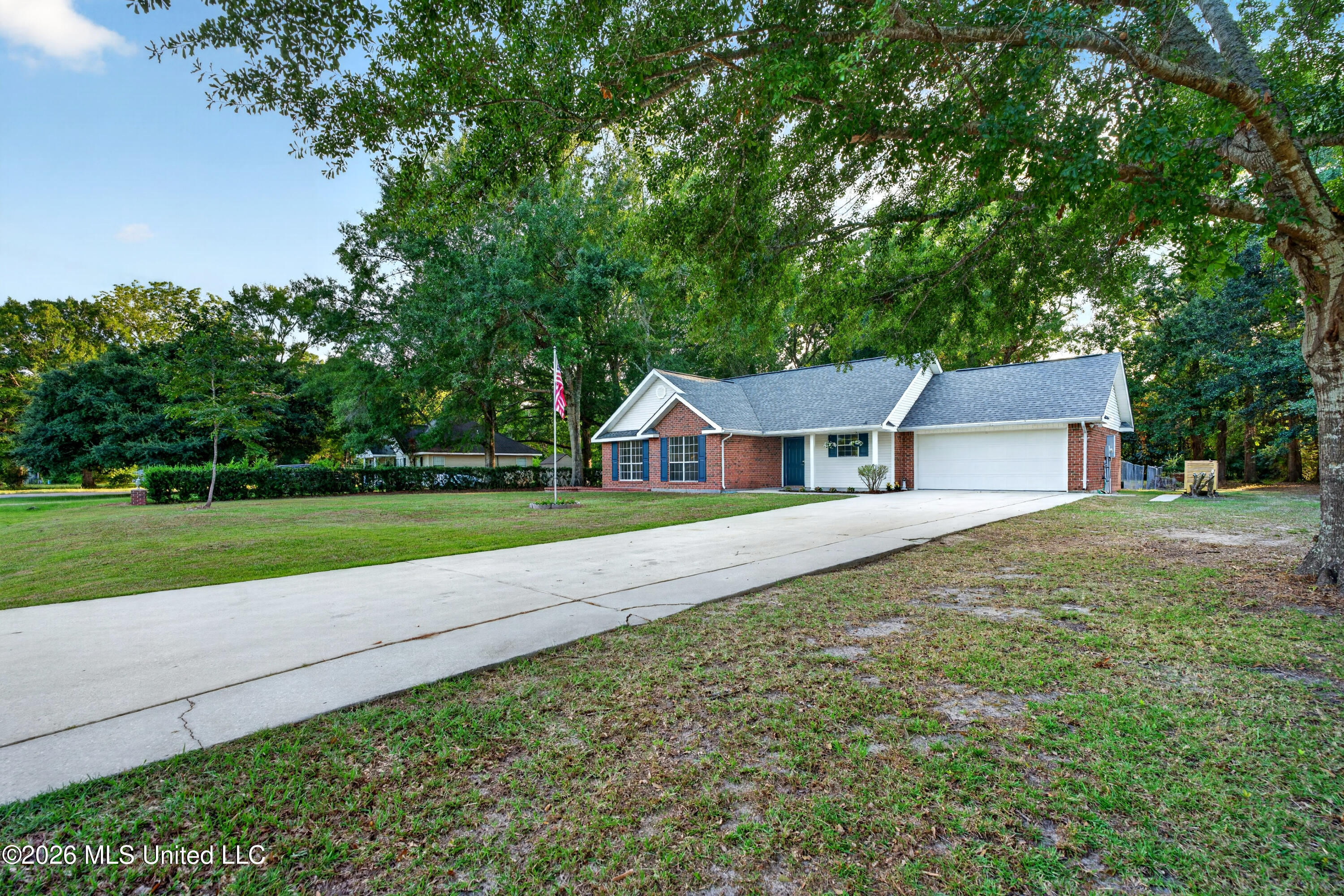 23 Ridge Crest Drive Property Photo 2