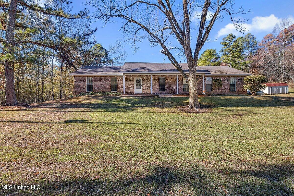 1085 Thomas Drive Property Photo 1