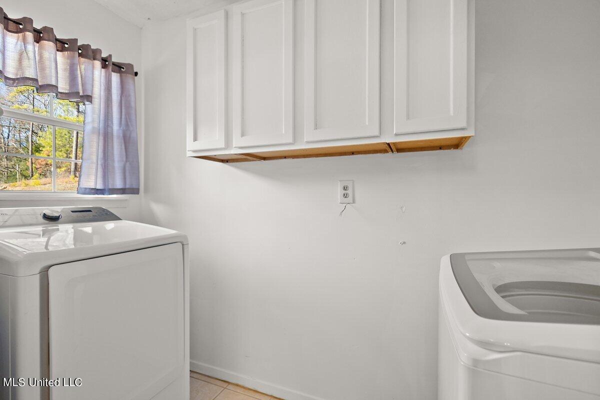 1085 Thomas Drive Property Photo 16