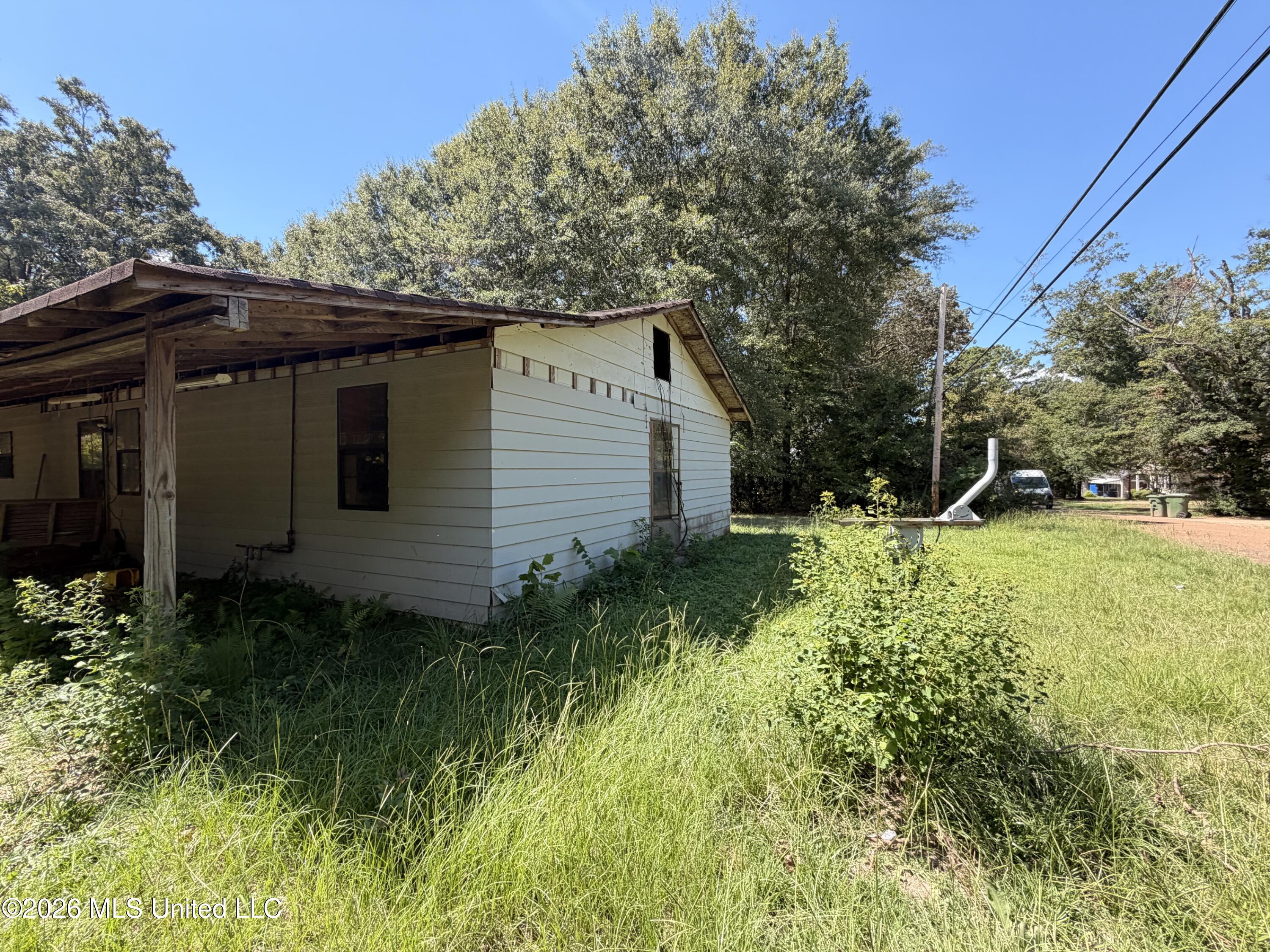 343 N Hight Avenue Property Photo 8
