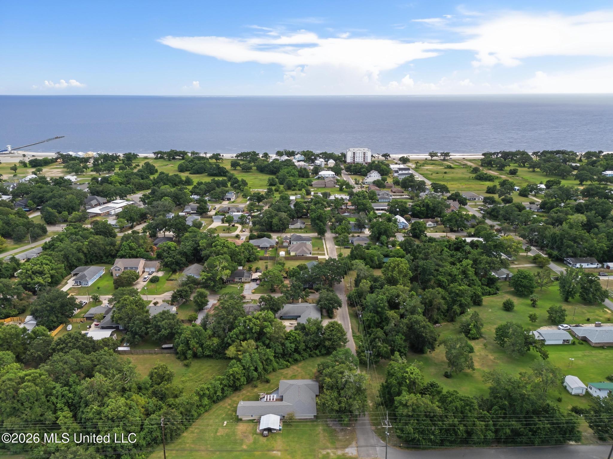101 Saint Charles Avenue Property Photo 2
