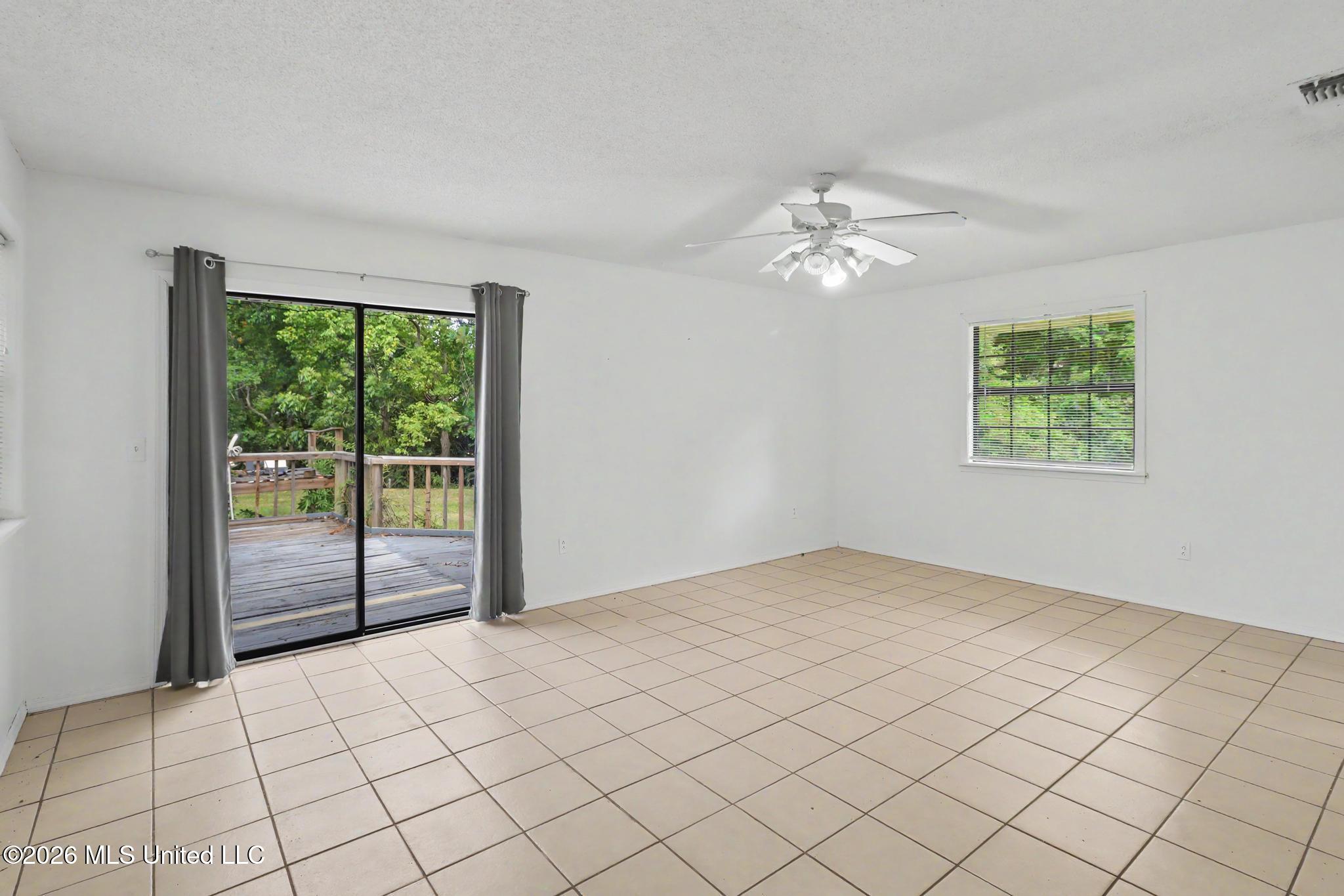 101 Saint Charles Avenue Property Photo 7