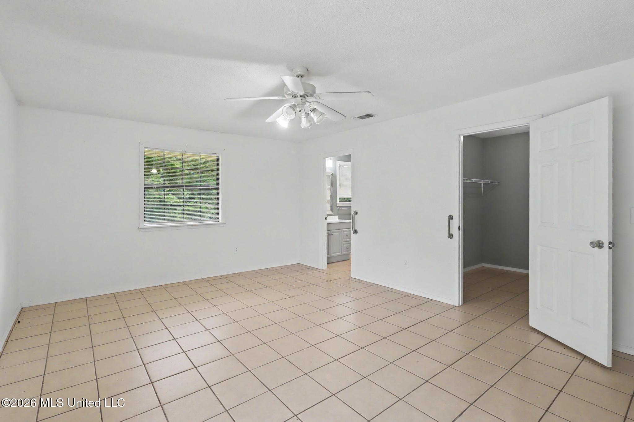 101 Saint Charles Avenue Property Photo 8