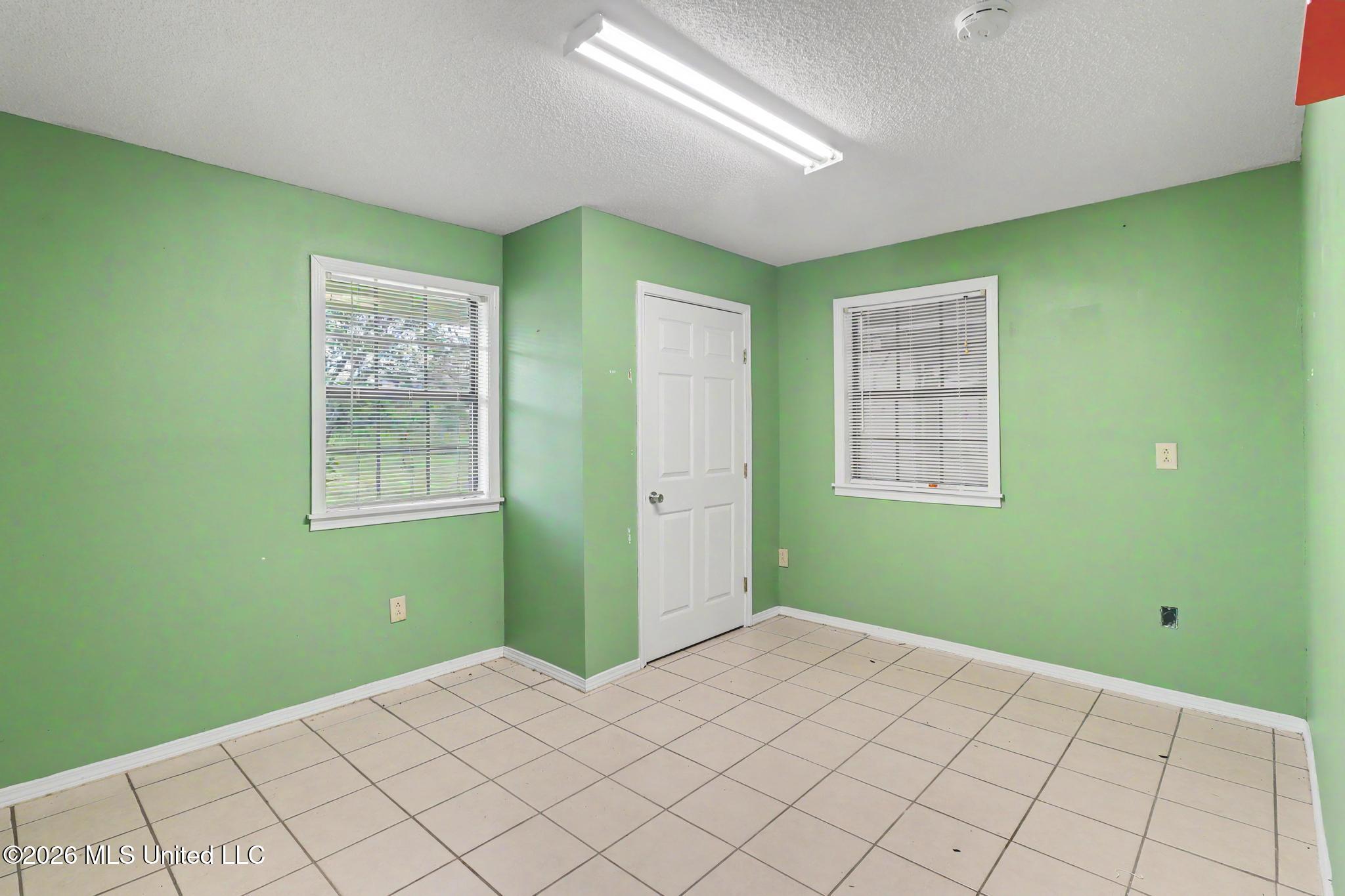 101 Saint Charles Avenue Property Photo 10