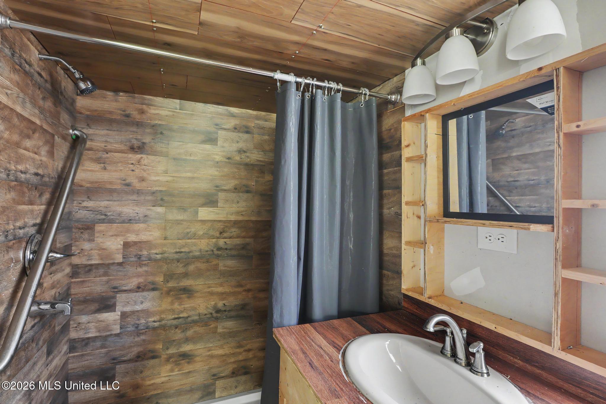 101 Saint Charles Avenue Property Photo 14