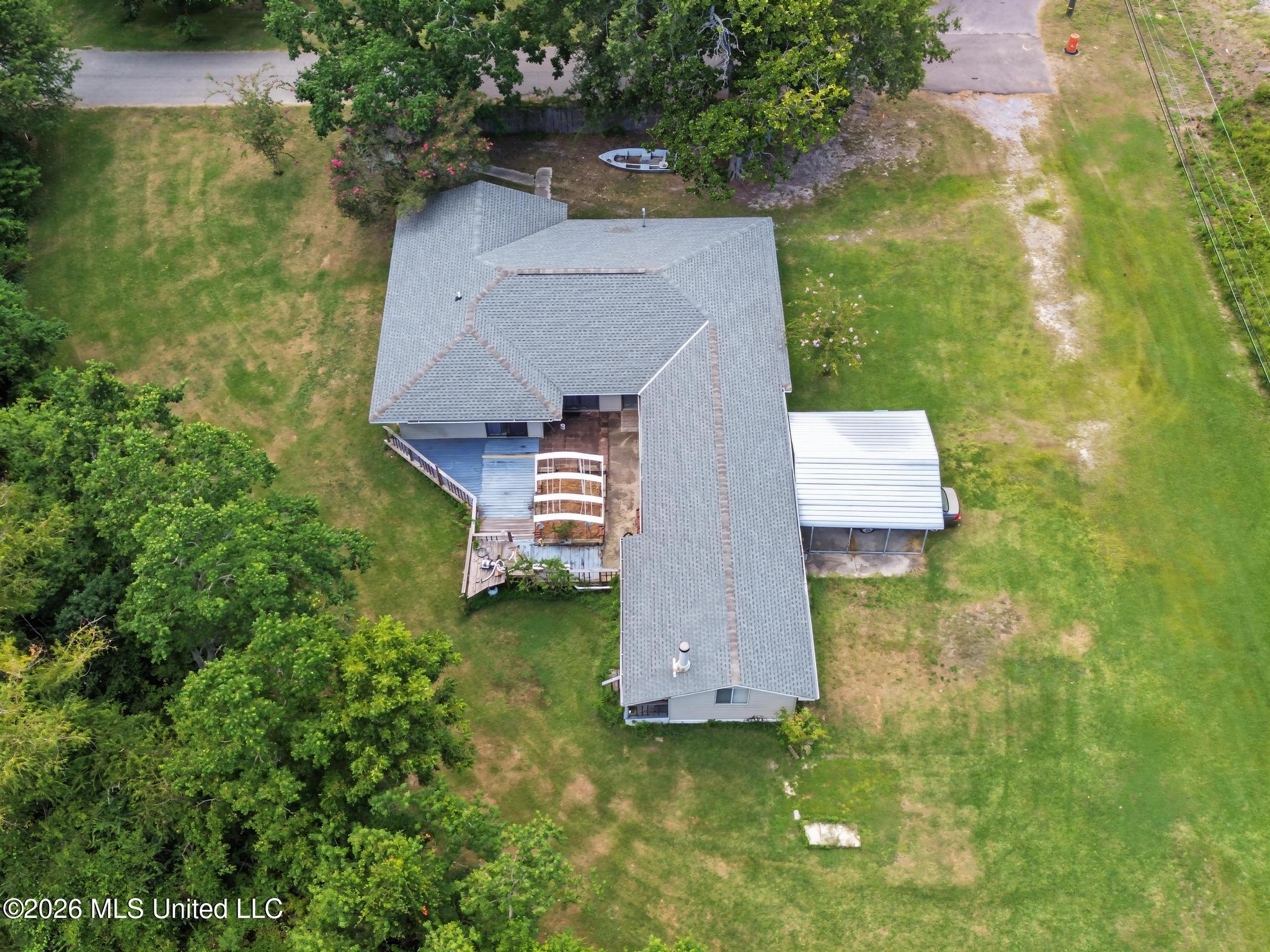 101 Saint Charles Avenue Property Photo 17