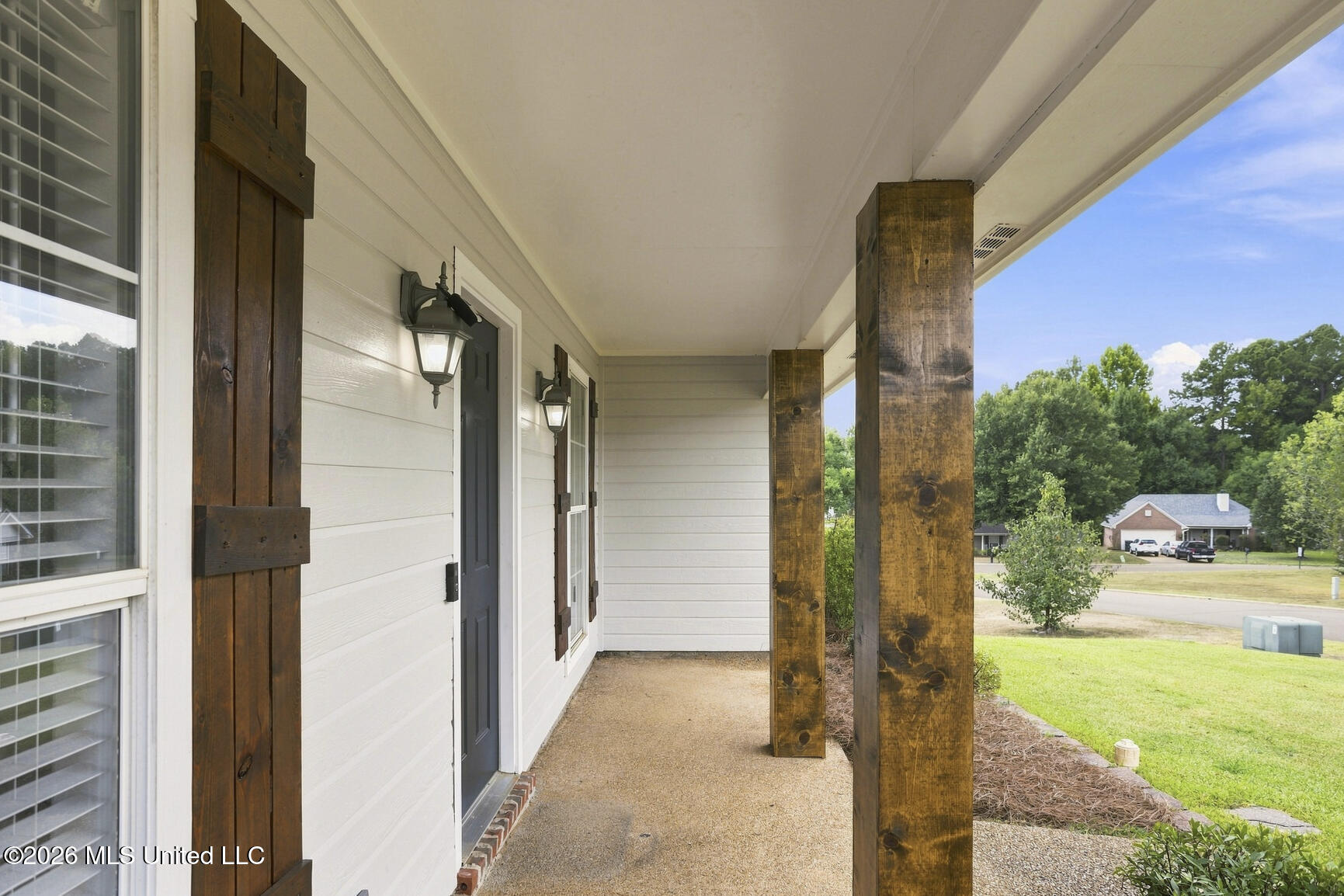220 Shadow Creek Drive Property Photo 4