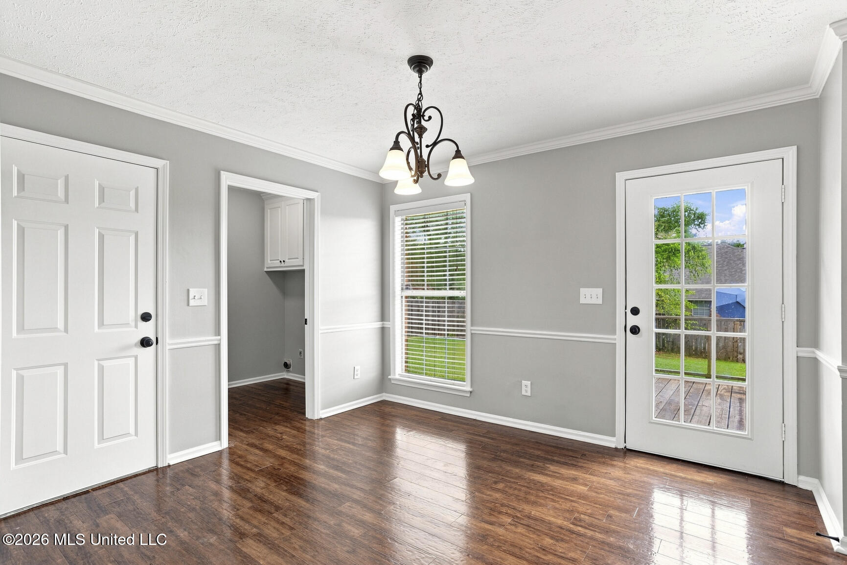 220 Shadow Creek Drive Property Photo 9