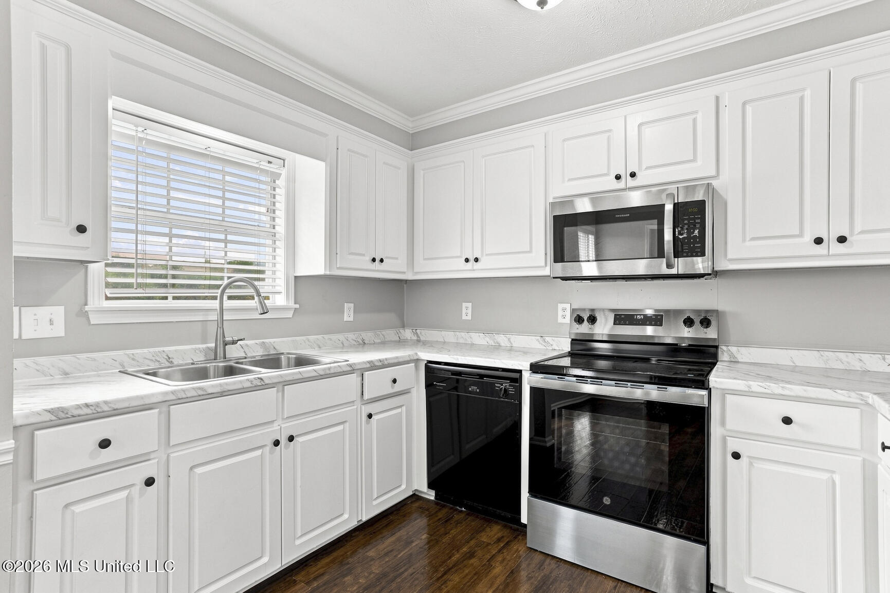 220 Shadow Creek Drive Property Photo 12