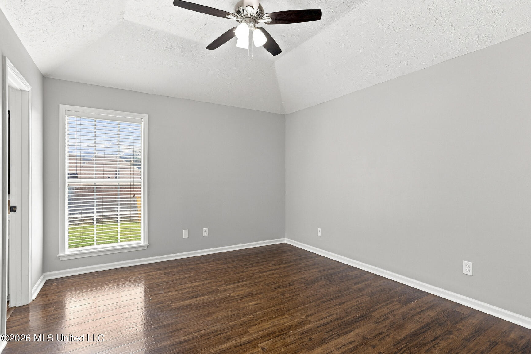 220 Shadow Creek Drive Property Photo 18