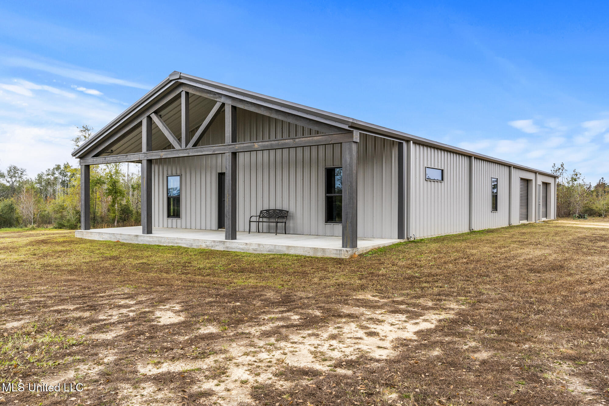 284 W Wire Road Property Photo 1