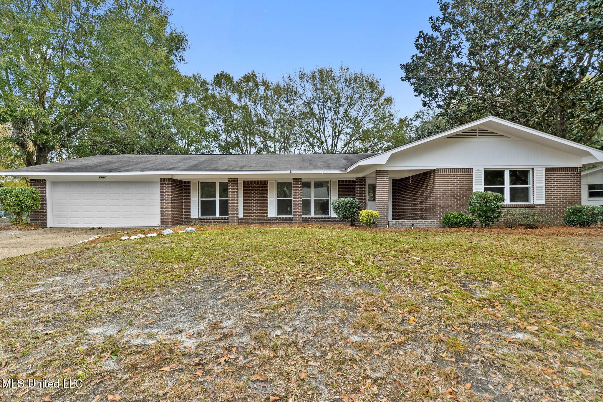 6104 Gruich Circle Property Photo 1