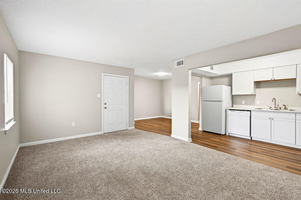 245 Mcdonnell Avenue Property Photo 8