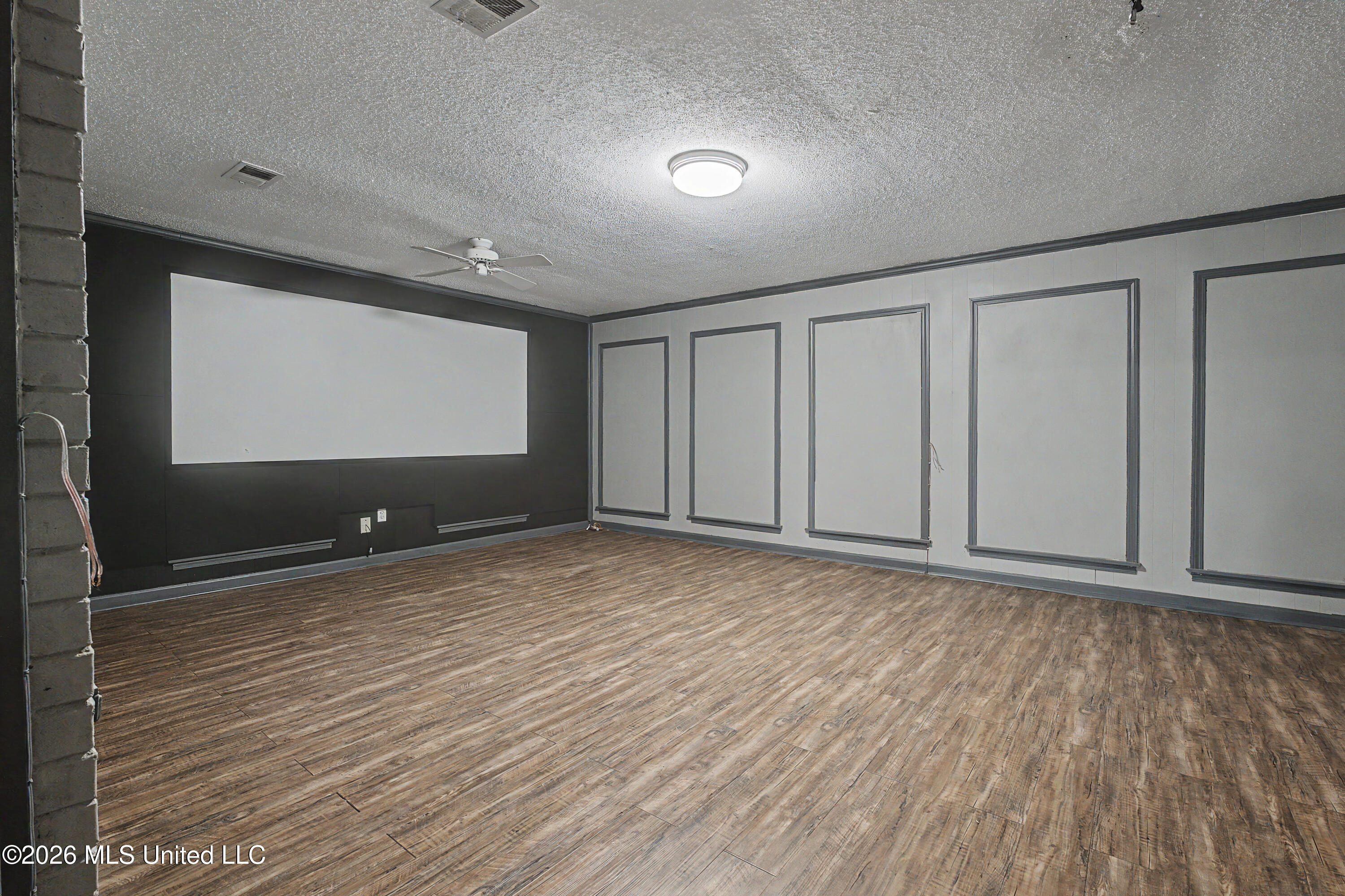 5960 Southridge Drive Property Photo 7