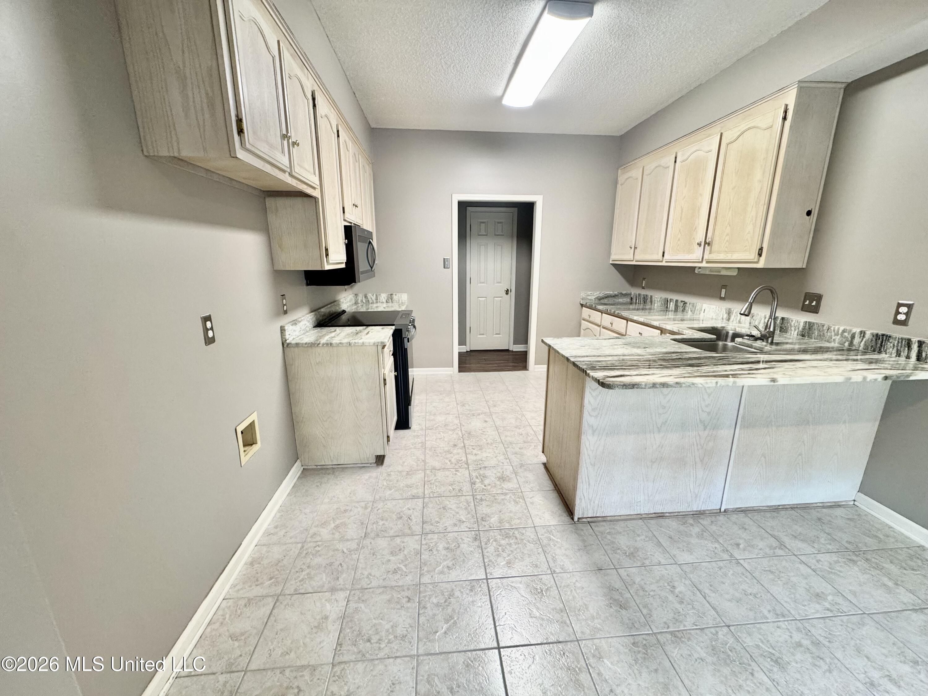 5960 Southridge Drive Property Photo 11