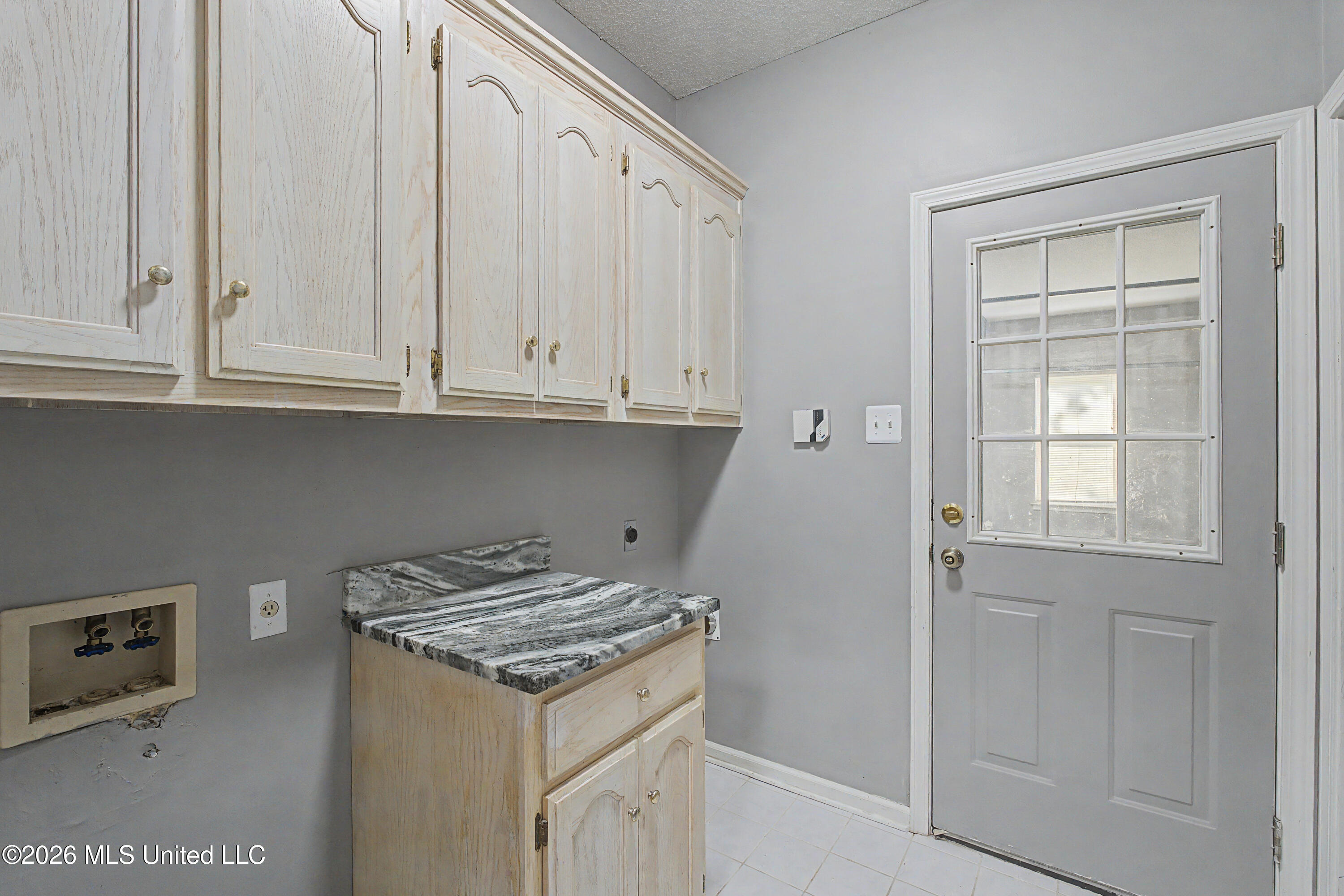 5960 Southridge Drive Property Photo 13