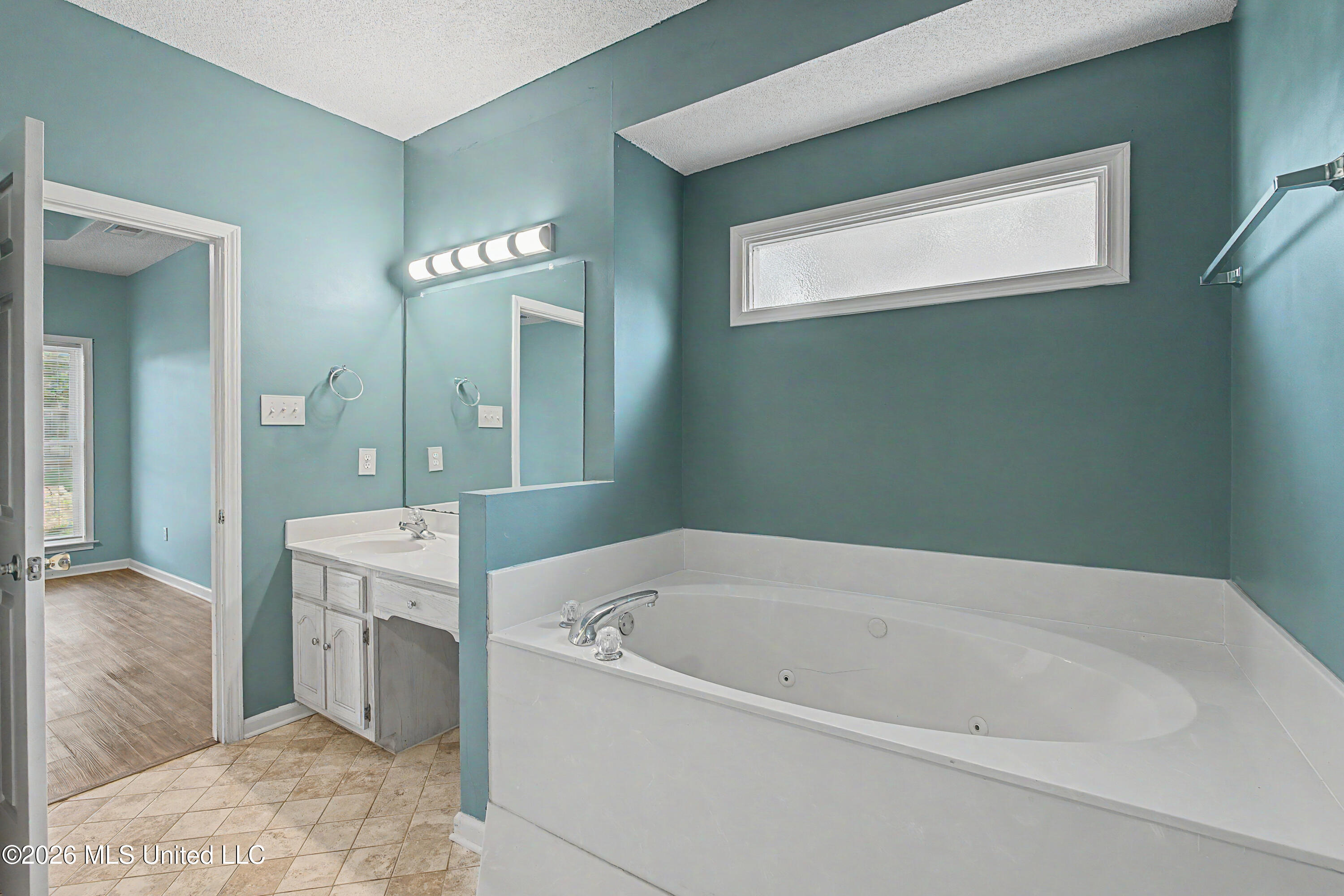 5960 Southridge Drive Property Photo 17