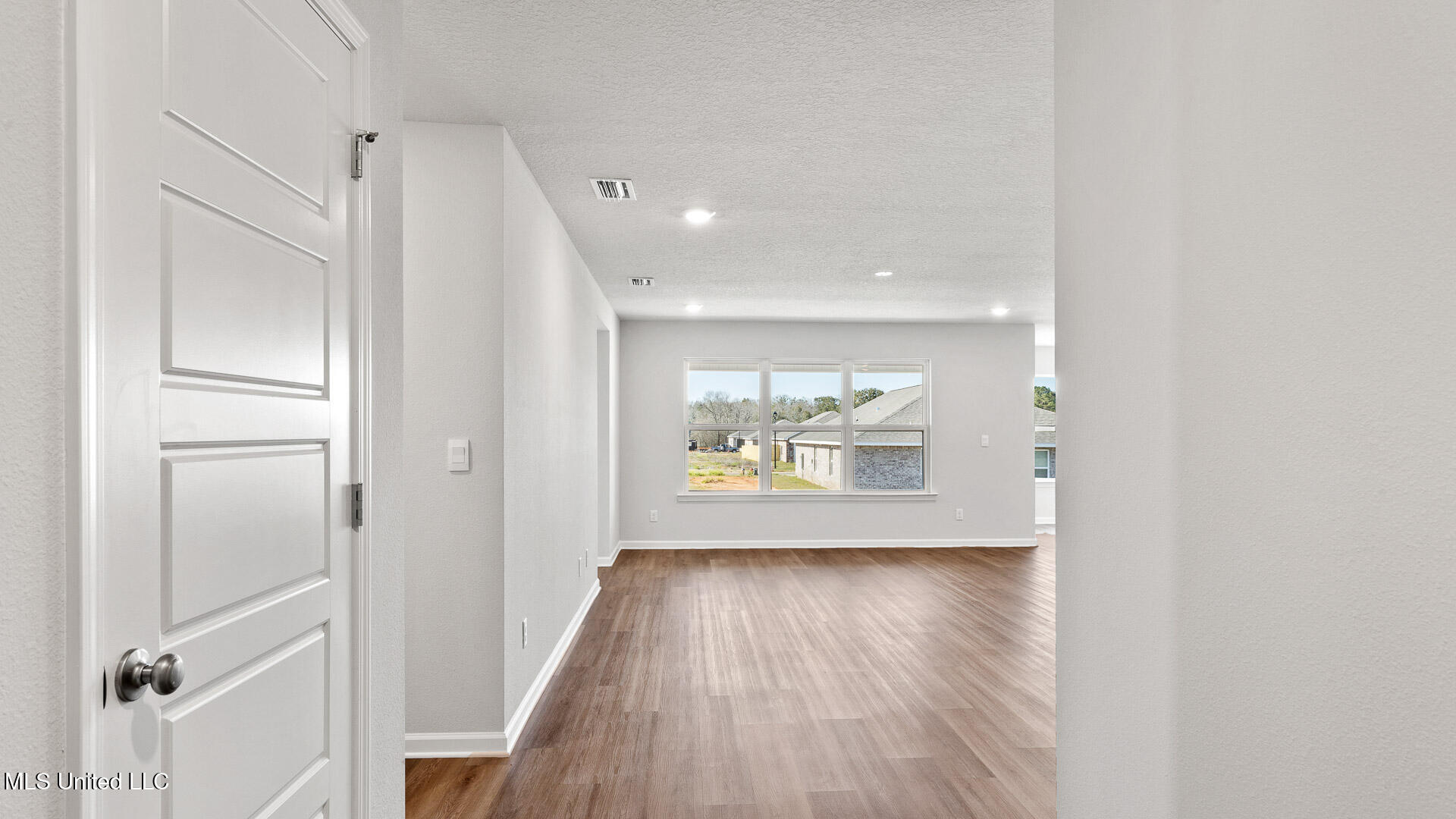 9348 Reserve Boulevard Property Photo 5