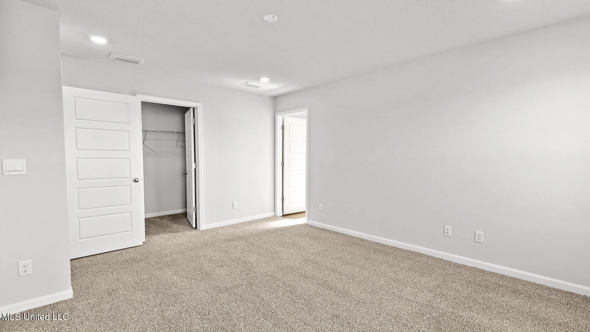 9348 Reserve Boulevard Property Photo 13