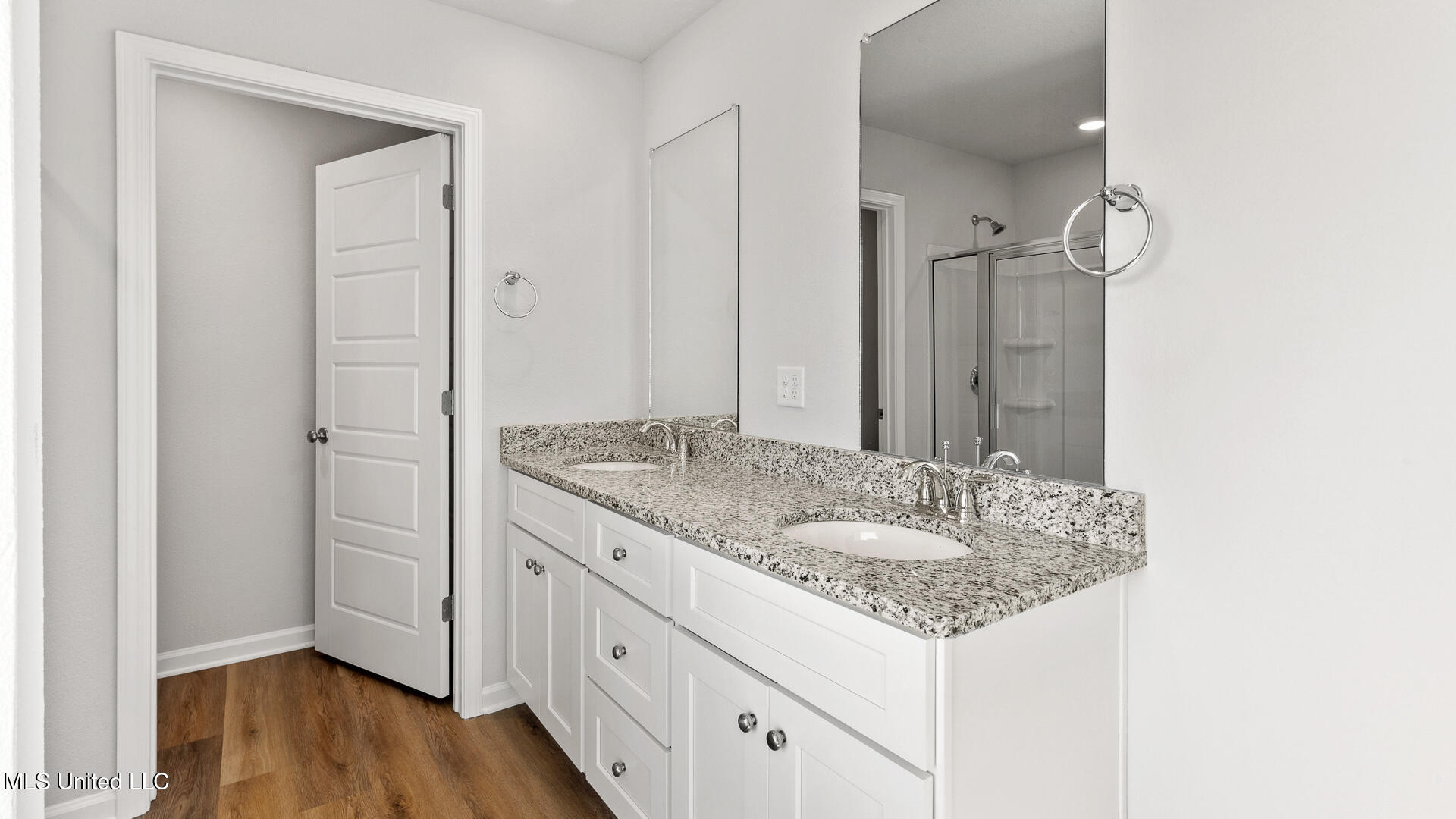 9348 Reserve Boulevard Property Photo 16