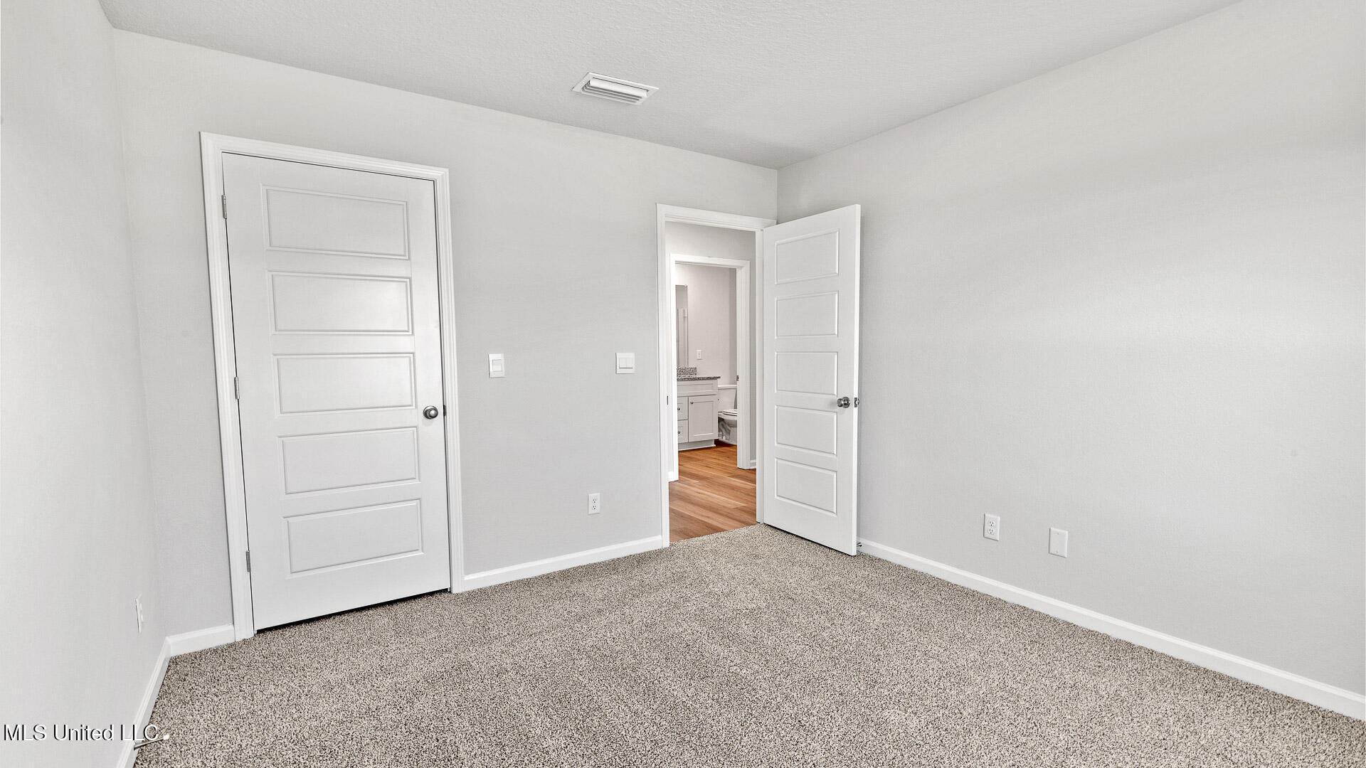 9348 Reserve Boulevard Property Photo 25