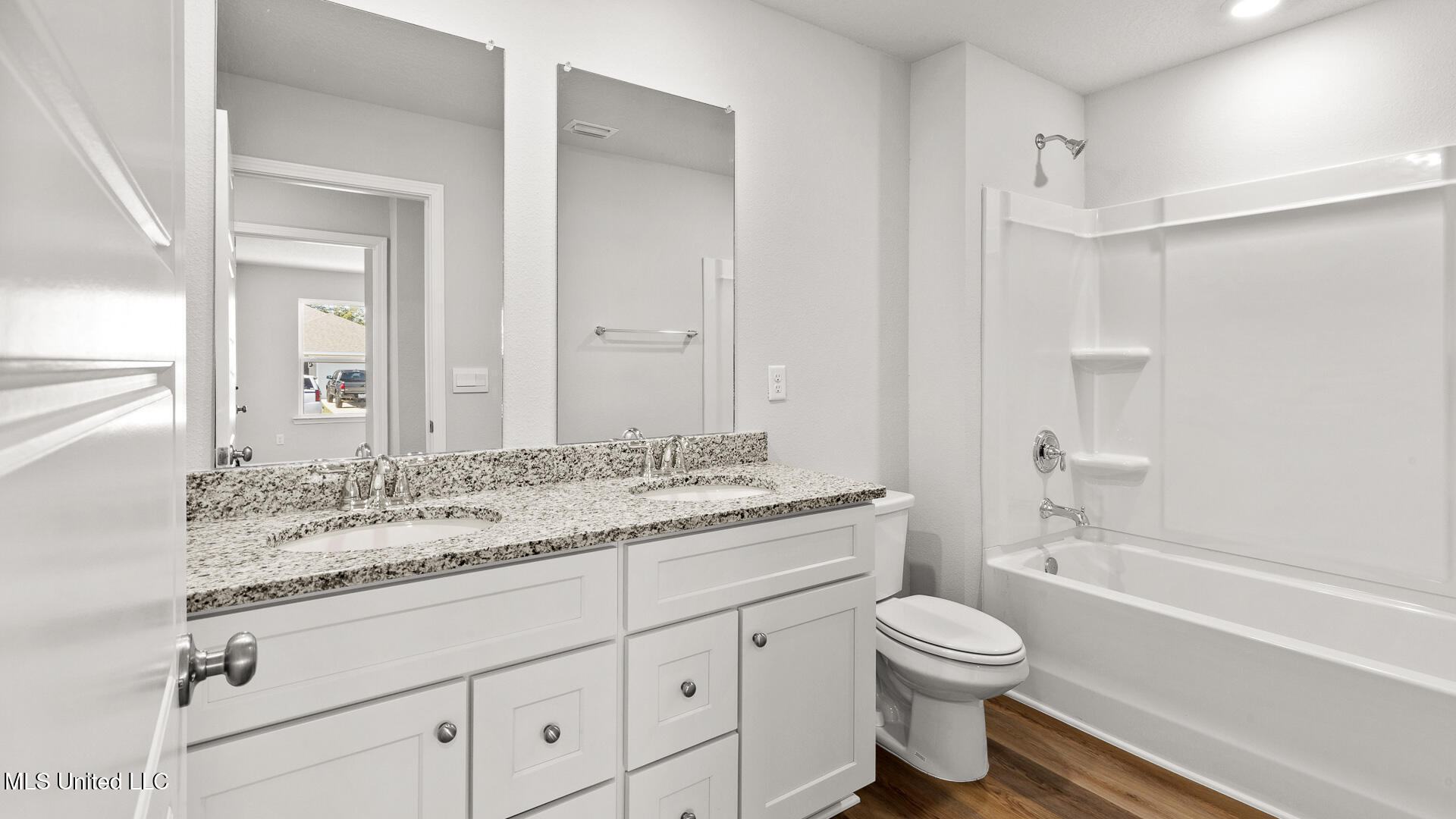 9348 Reserve Boulevard Property Photo 26