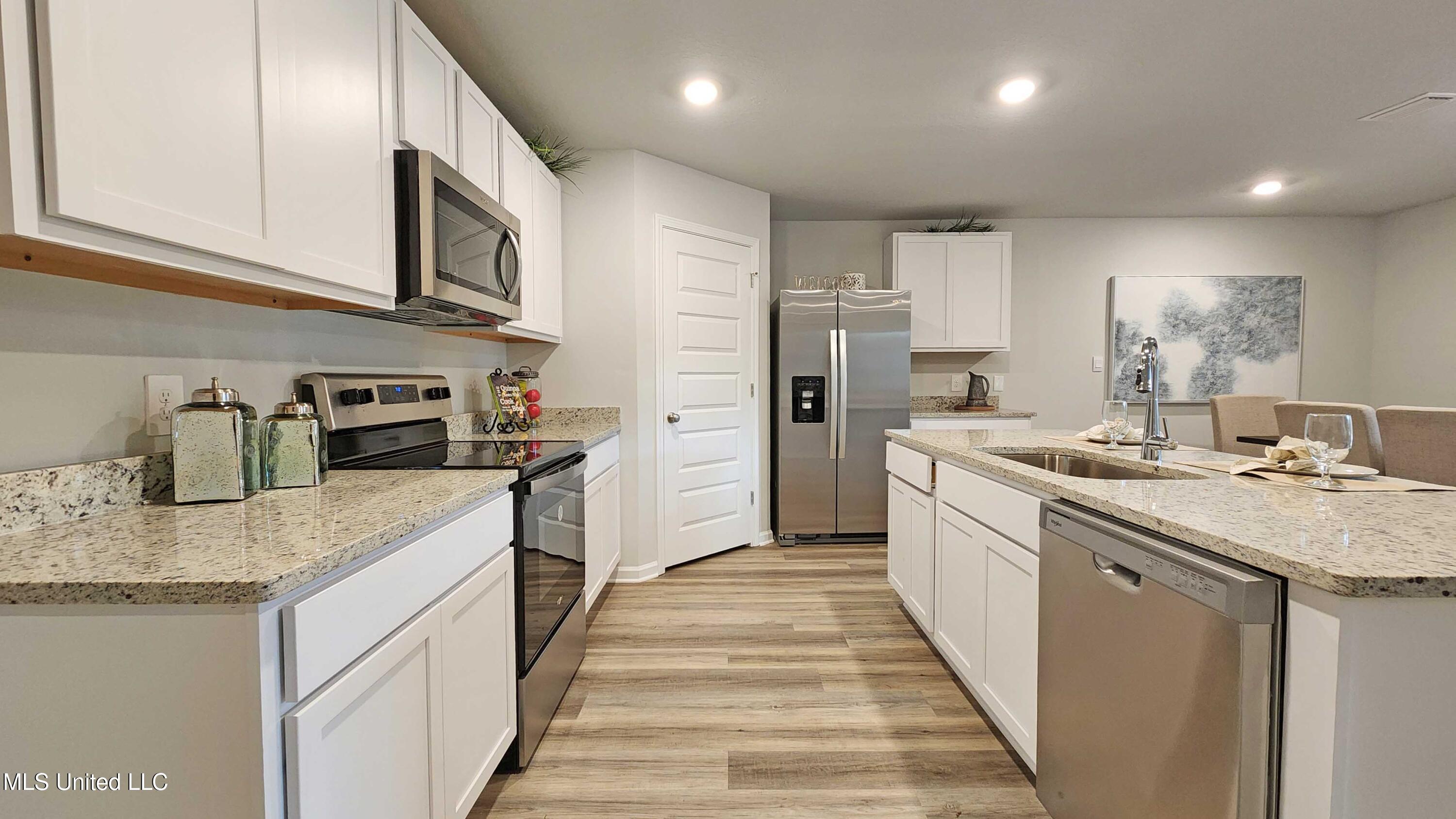 9338 Reserve Boulevard Property Photo 8