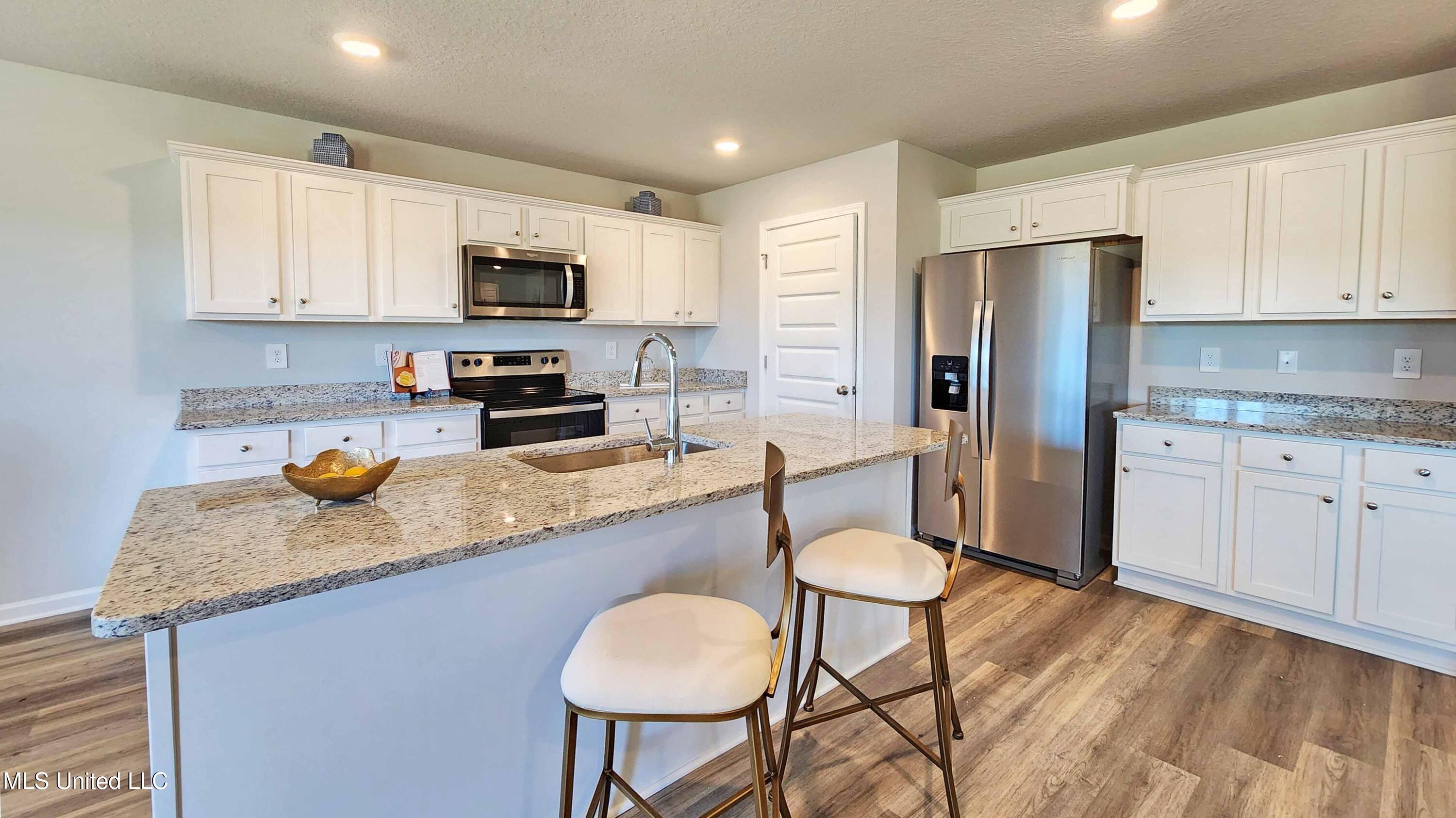 9328 Reserve Boulevard Property Photo 10