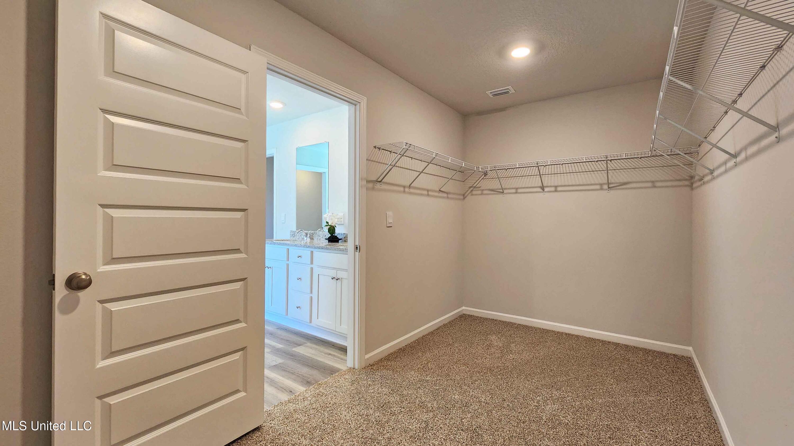 9328 Reserve Boulevard Property Photo 22