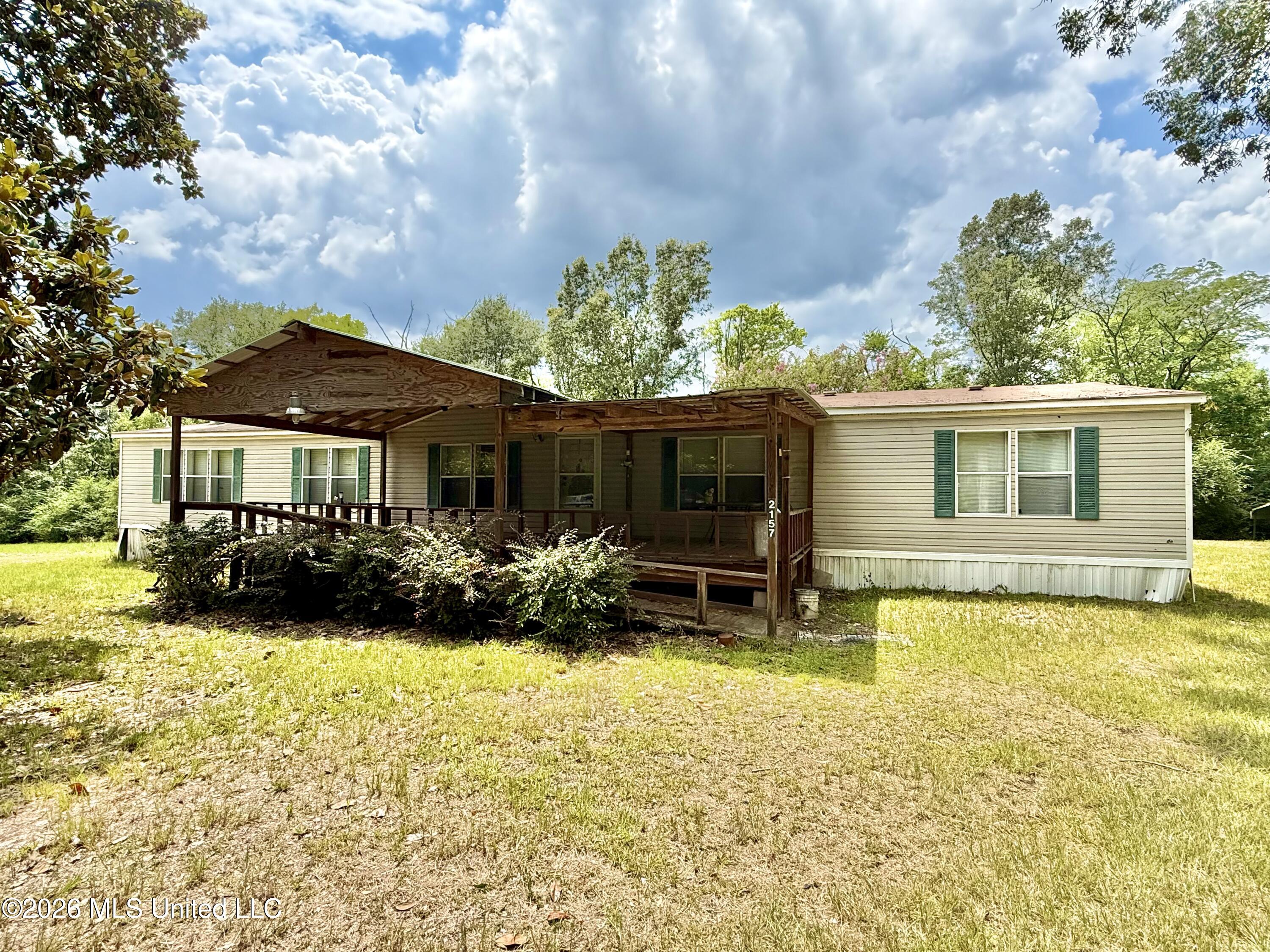 2157 Rhymes Road Property Photo 1