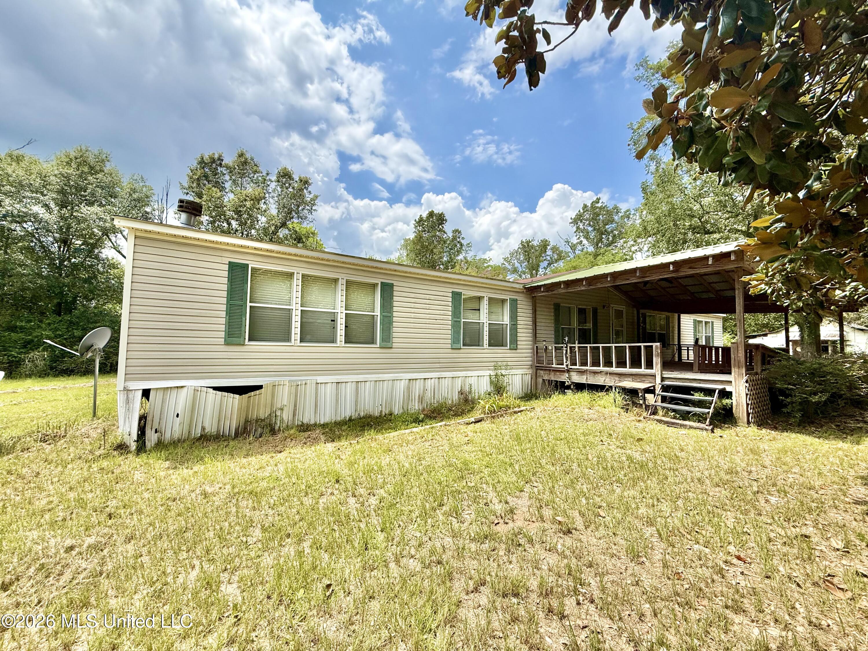2157 Rhymes Road Property Photo 3