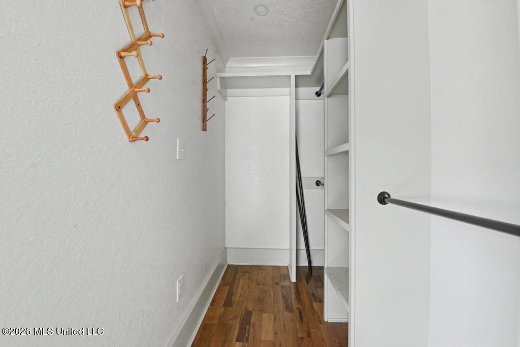 7101 Wayne Lane Property Photo 13