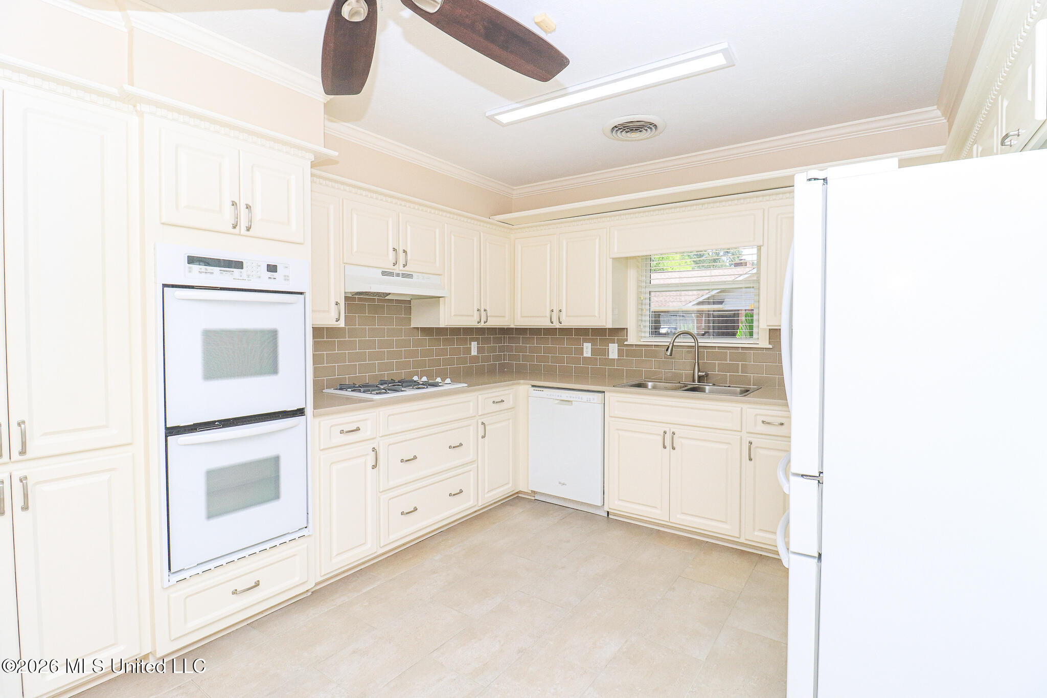 37 Sunline Drive Property Photo 10
