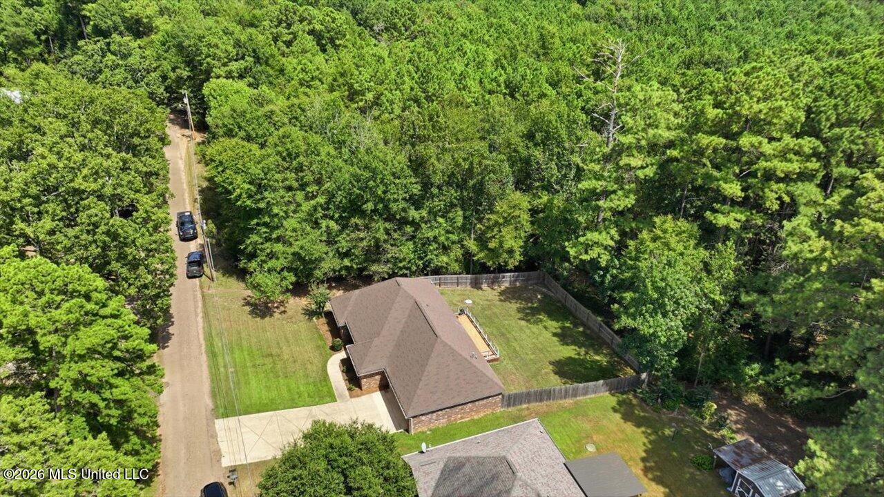 407 Pine Ridge Road Property Photo 4