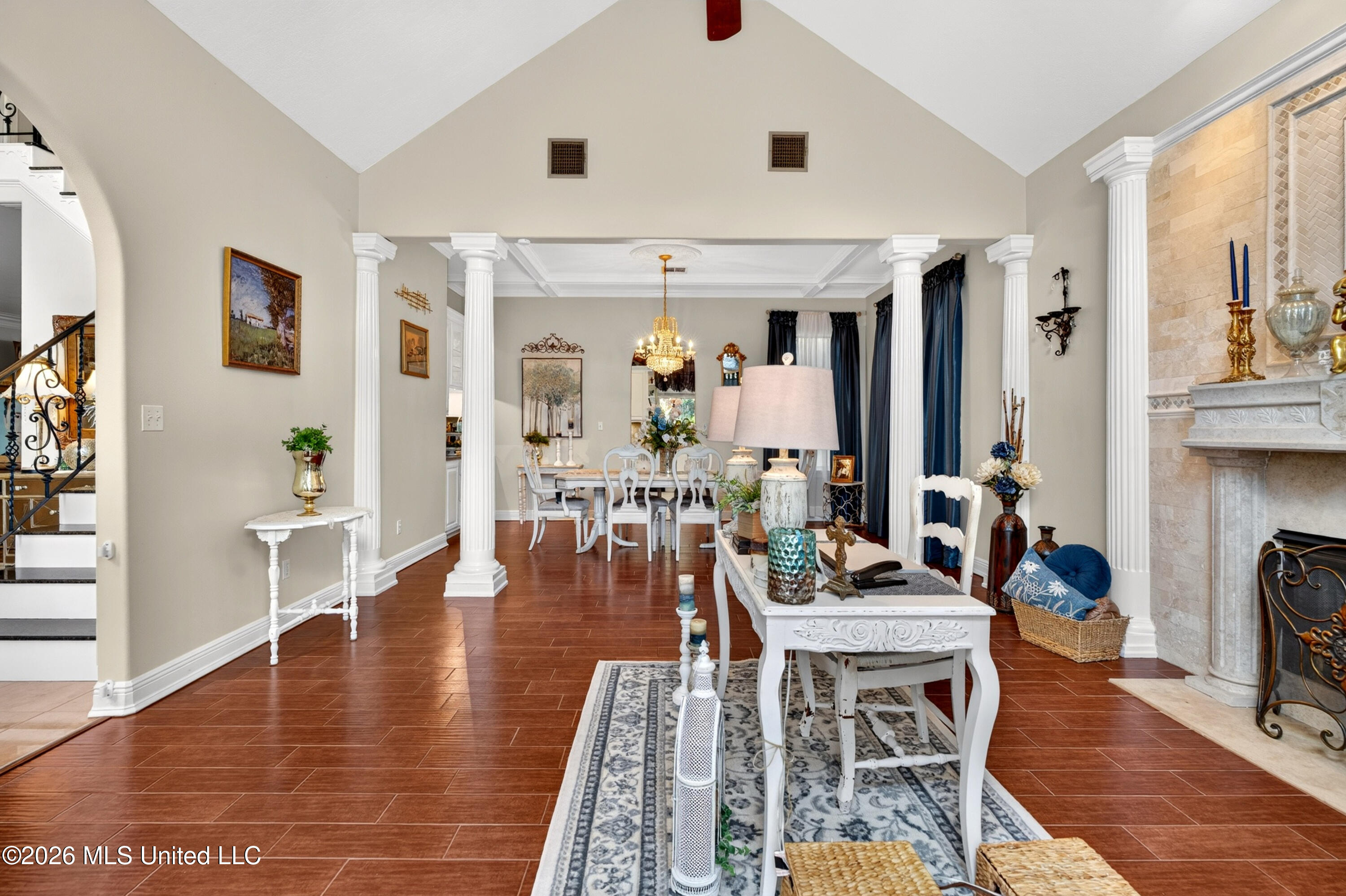 28 Lands End Property Photo 17