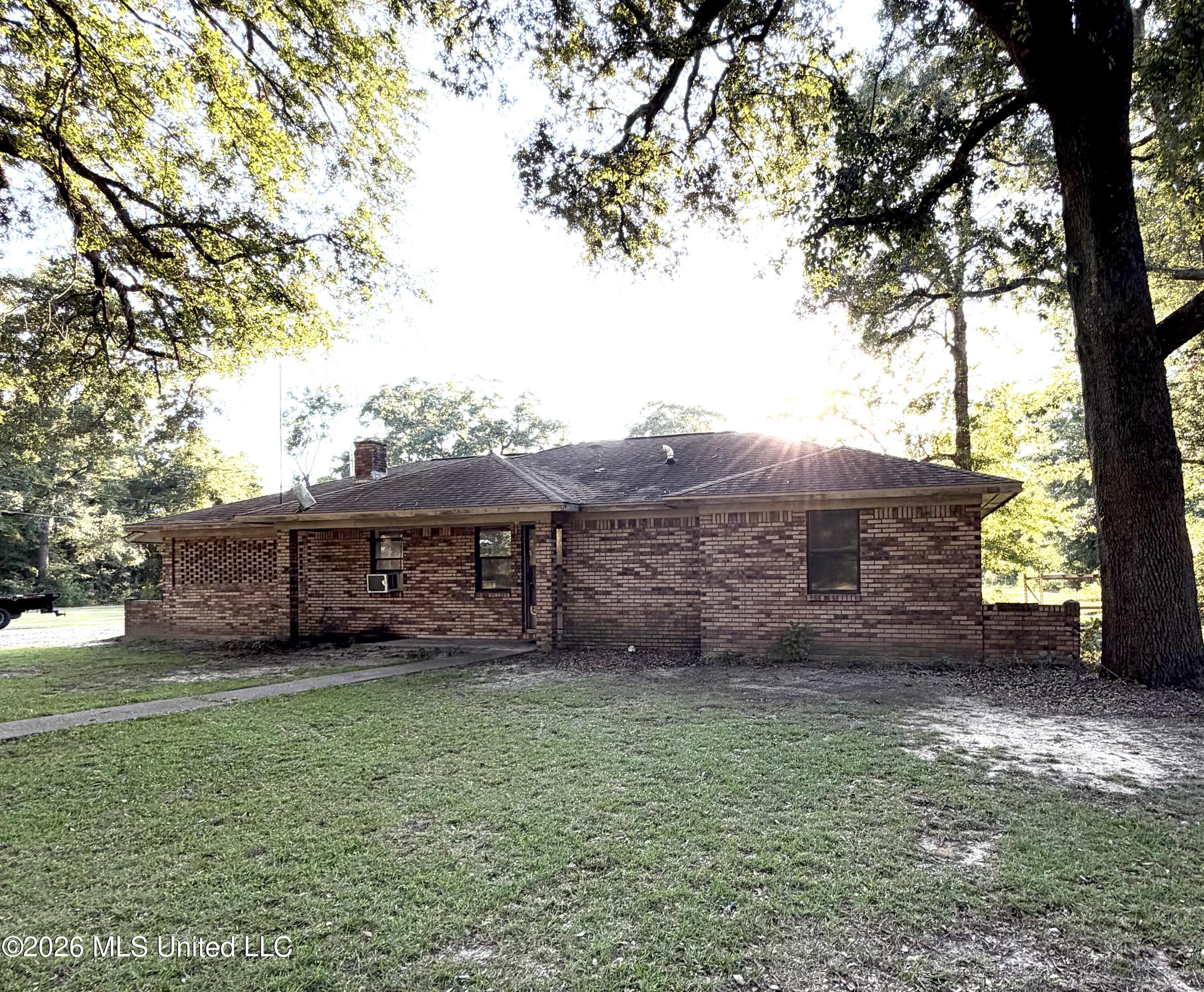 149 Henderson Drive Property Photo 1