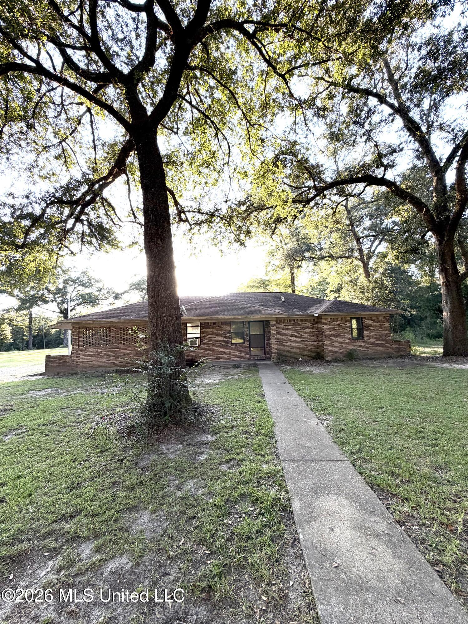 149 Henderson Drive Property Photo 2