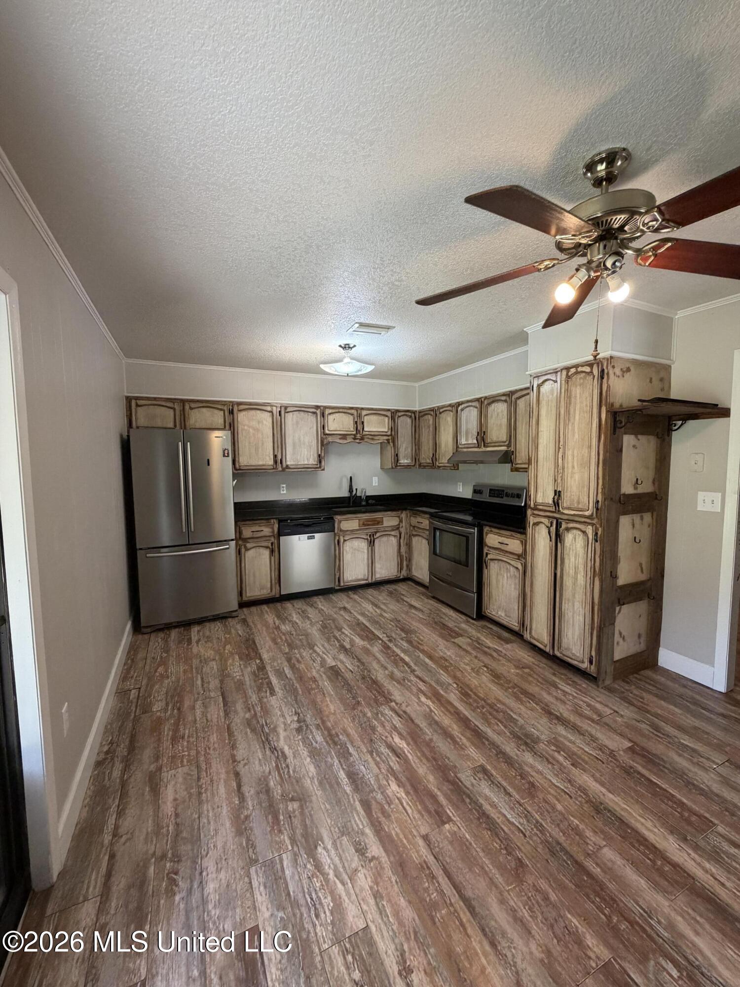 149 Henderson Drive Property Photo 3