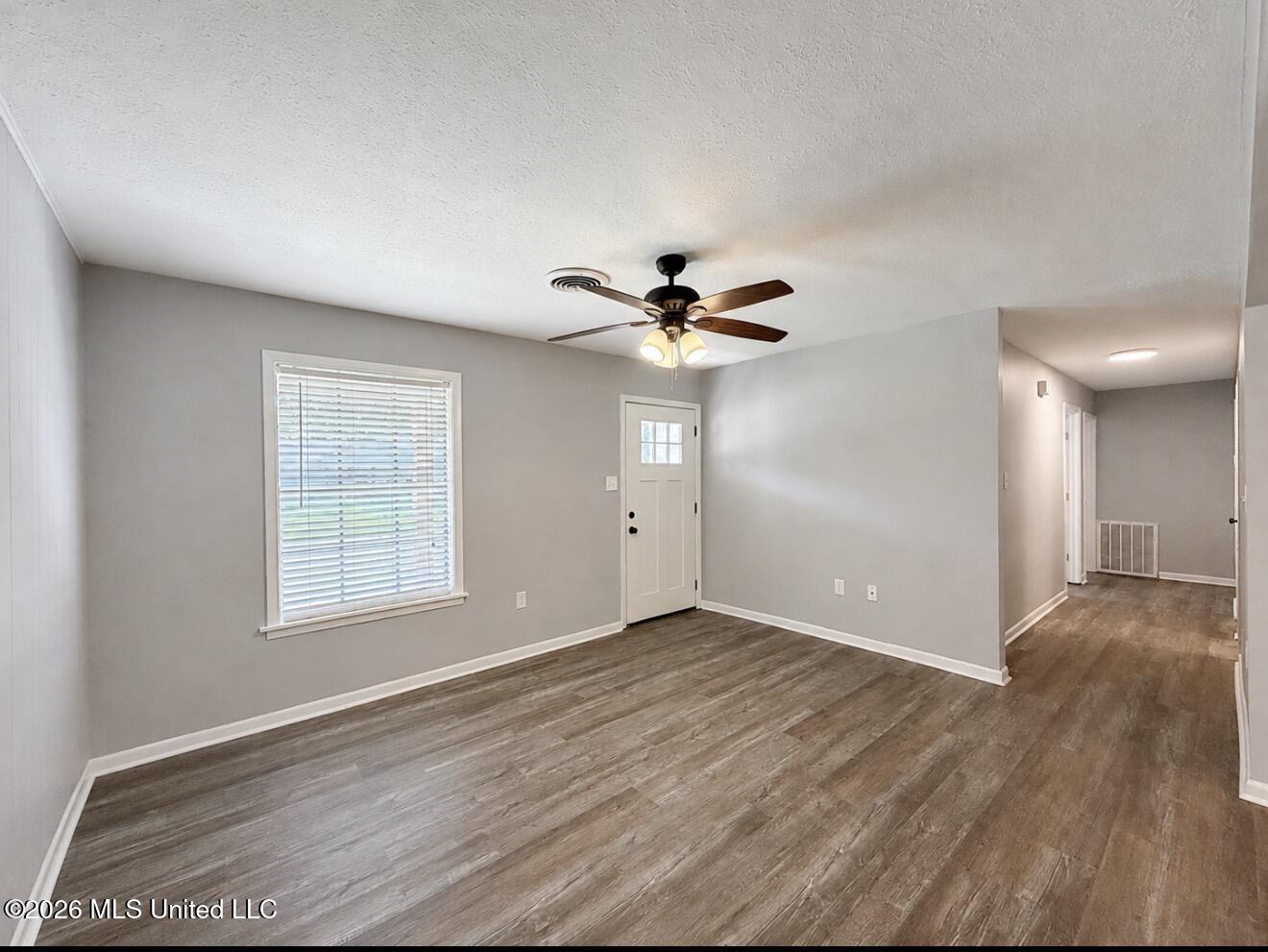 1016 Tanglewood Drive Property Photo 7