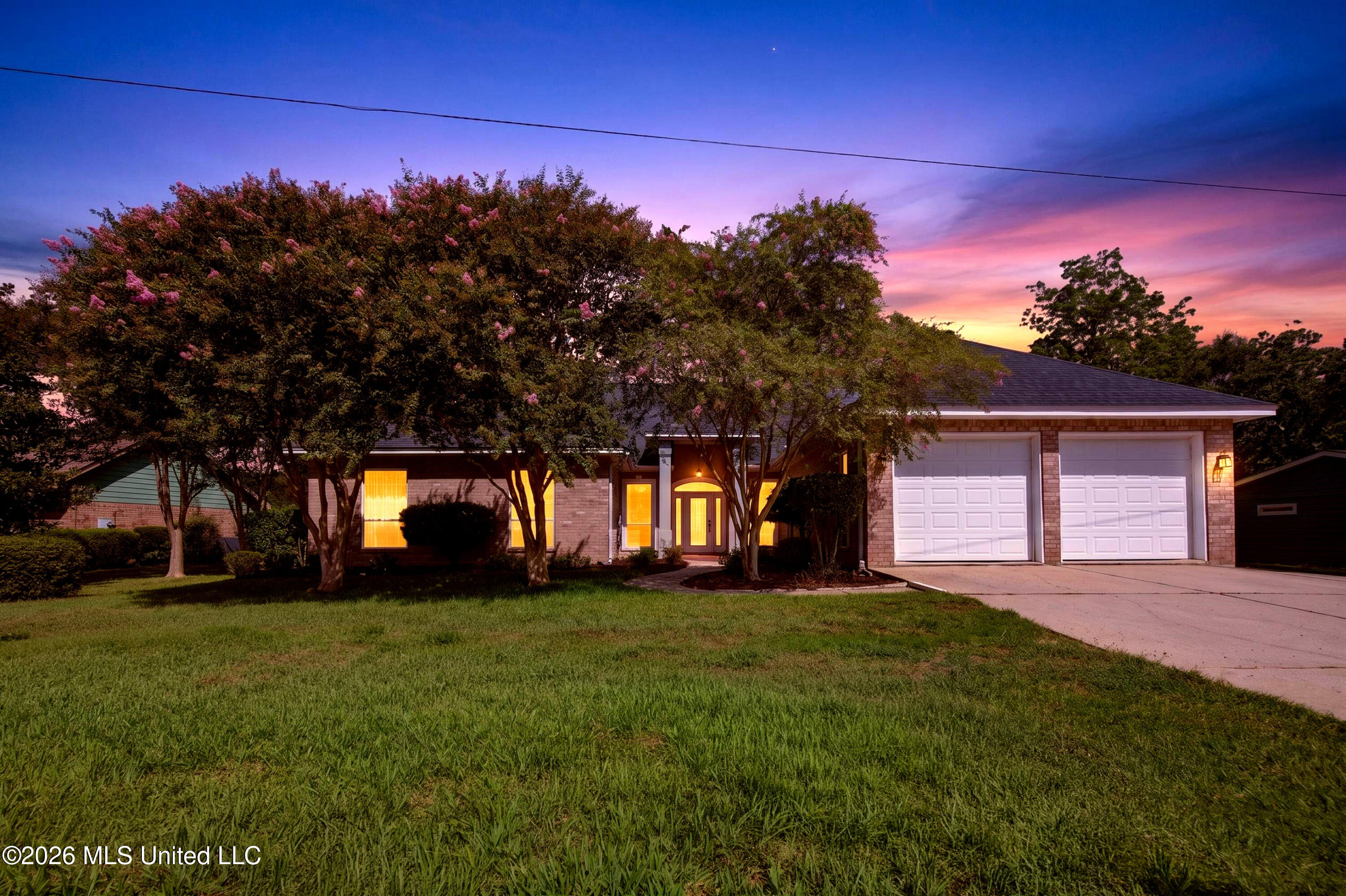 56135 E Diamondhead Drive Property Photo 2
