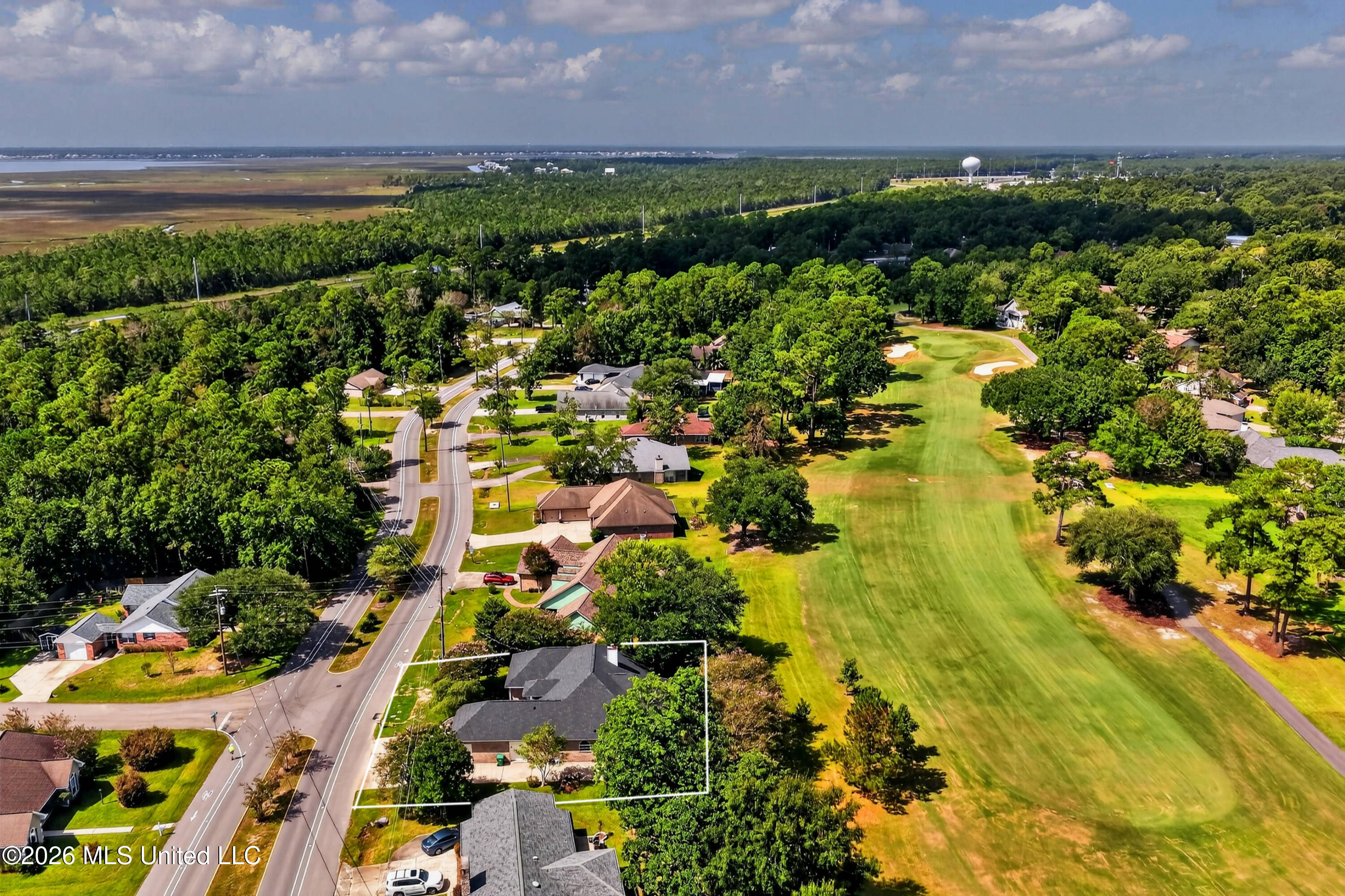 56135 E Diamondhead Drive Property Photo 4
