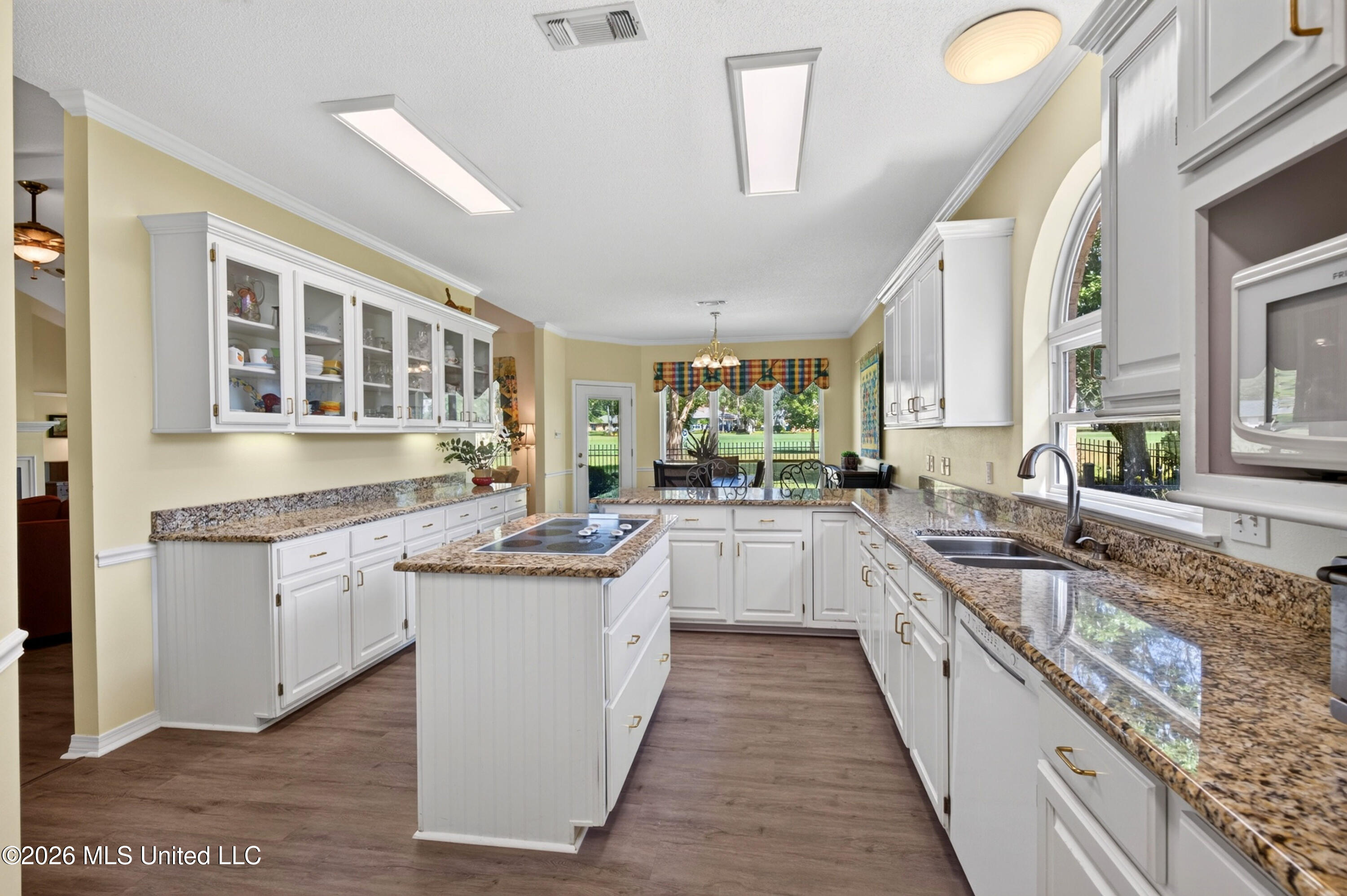 56135 E Diamondhead Drive Property Photo 6