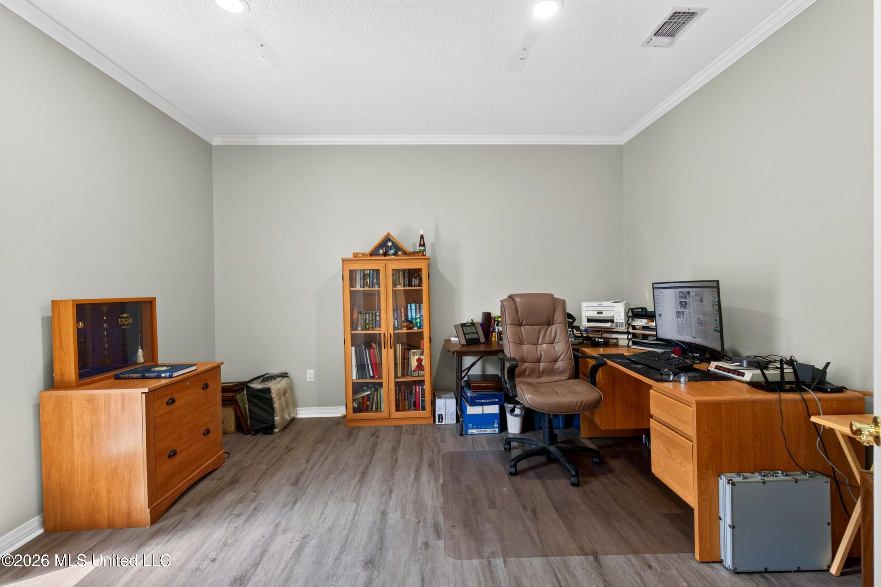 56135 E Diamondhead Drive Property Photo 8